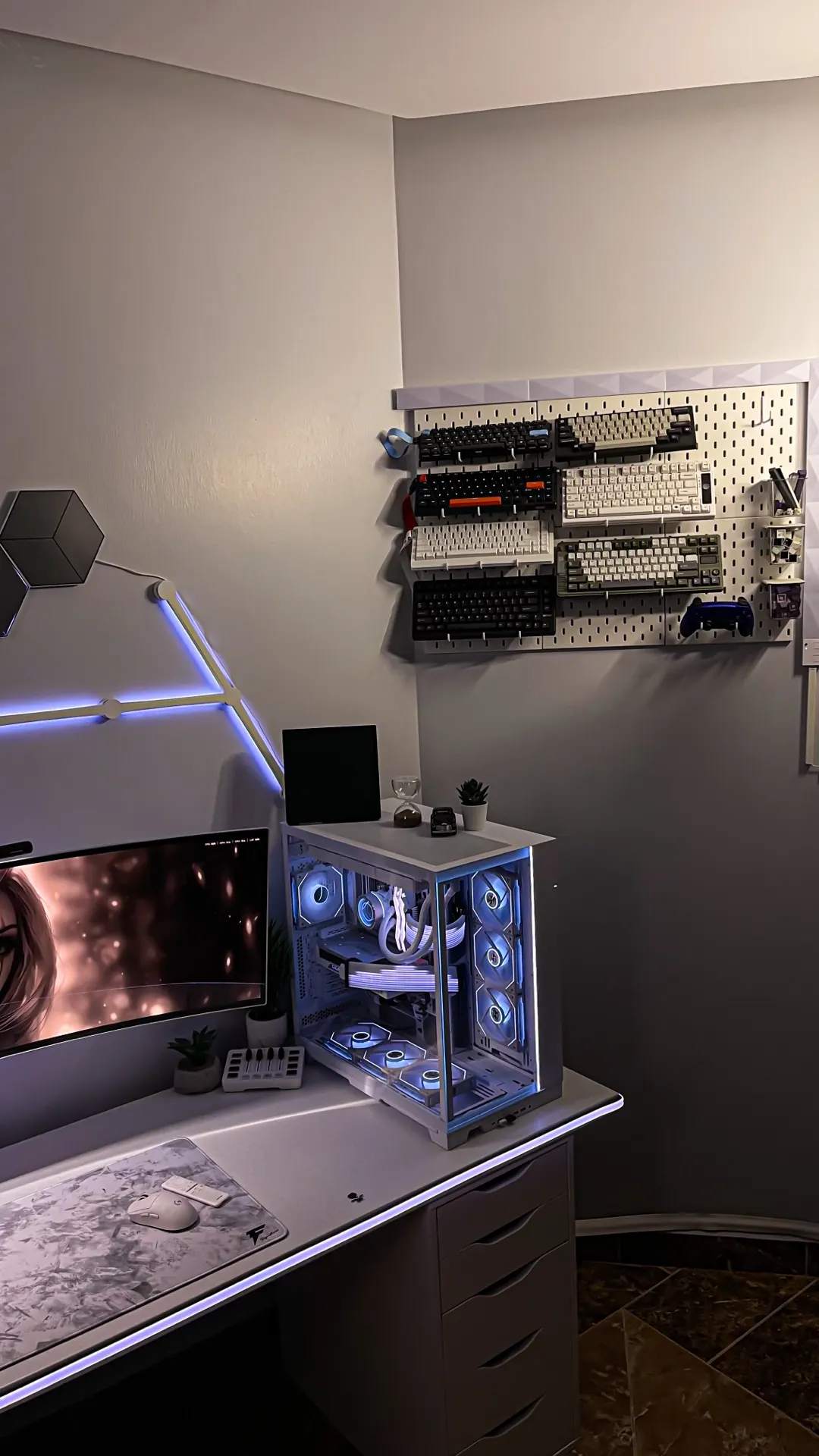 Abdullah bin Mohammad's workspace — content-creative setup, photo 2 of 4