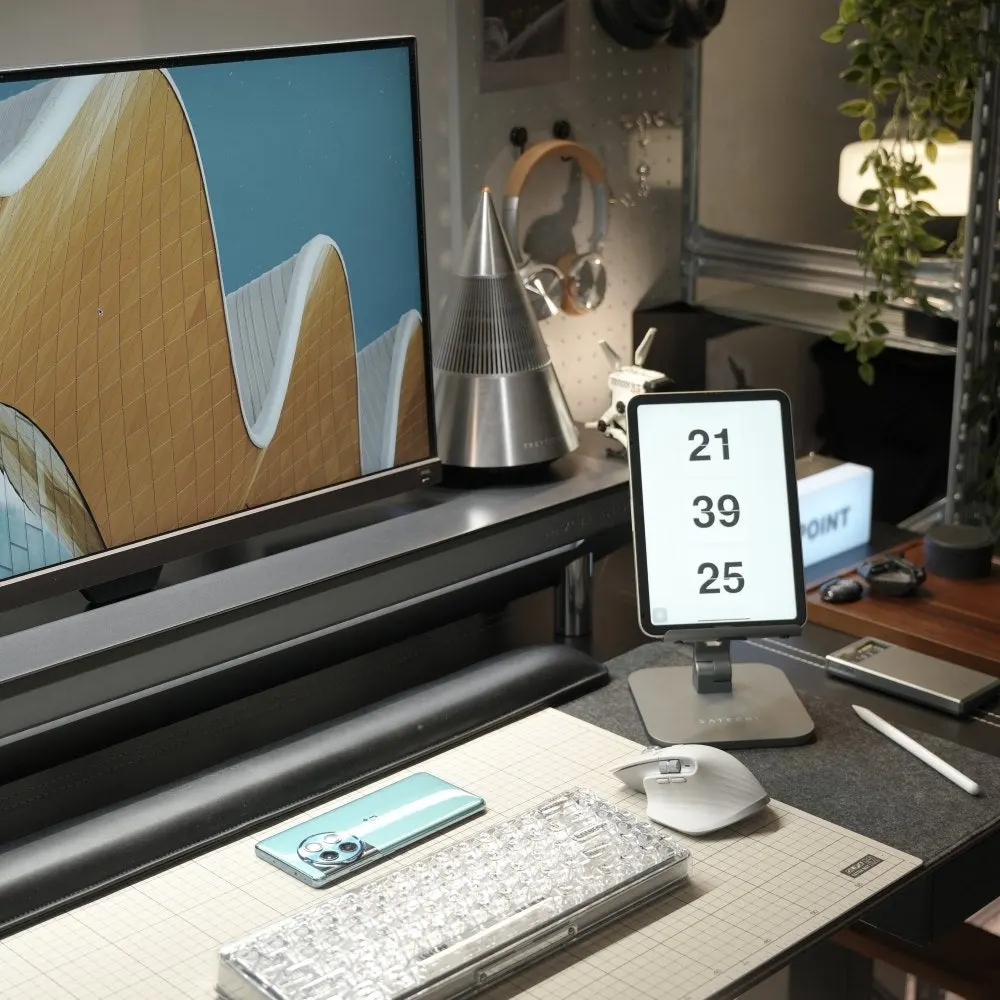 Ahua's workspace — study-everyday setup, photo 3 of 4