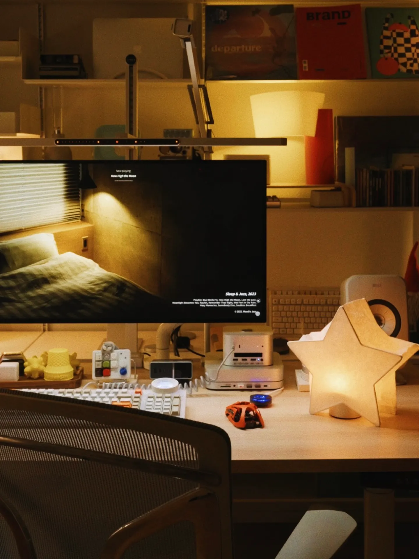 Akayu's workspace — study-everyday setup, photo 3 of 4