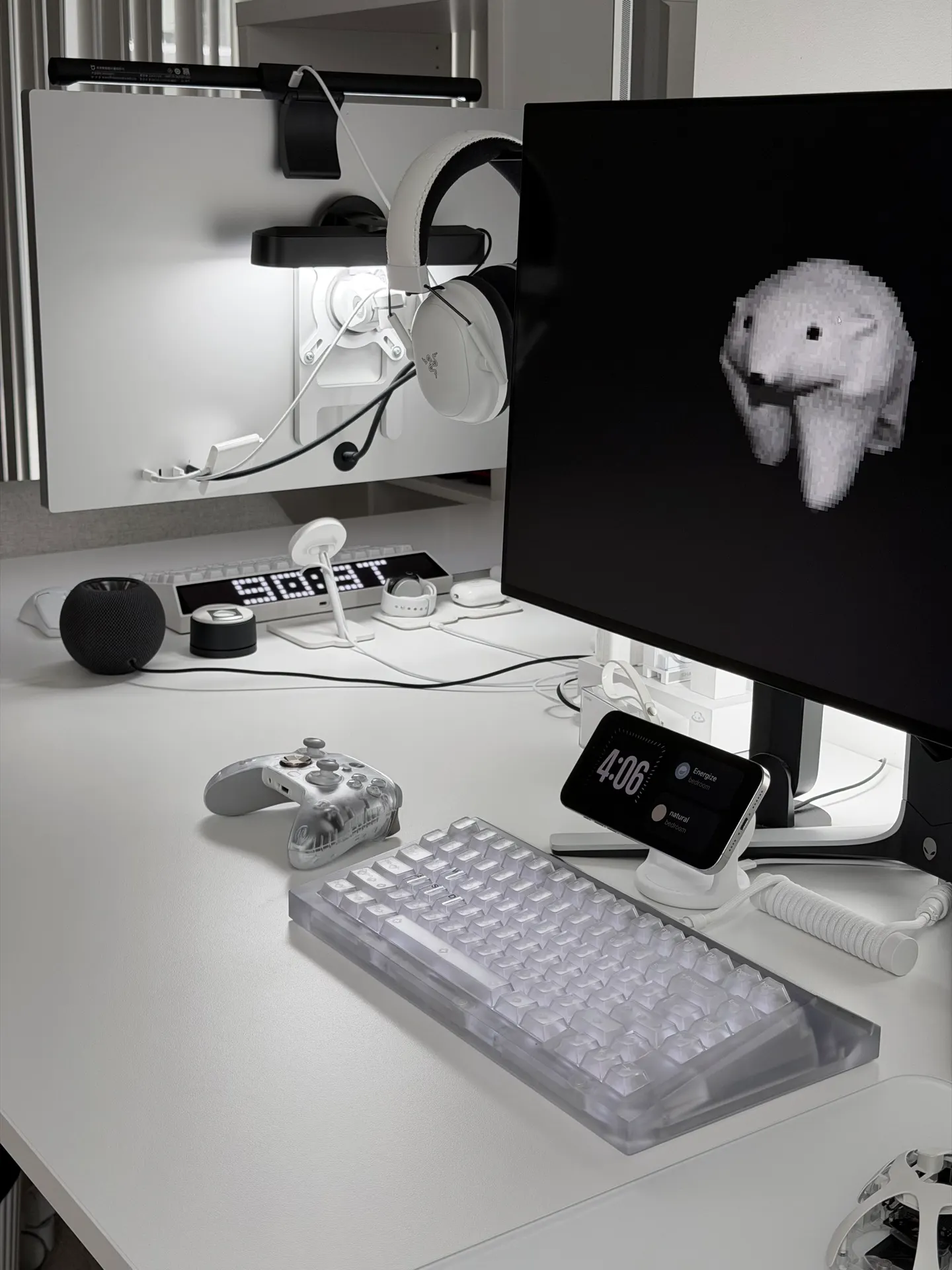 遇到困难睡大觉's workspace — gaming setup, photo 3 of 4