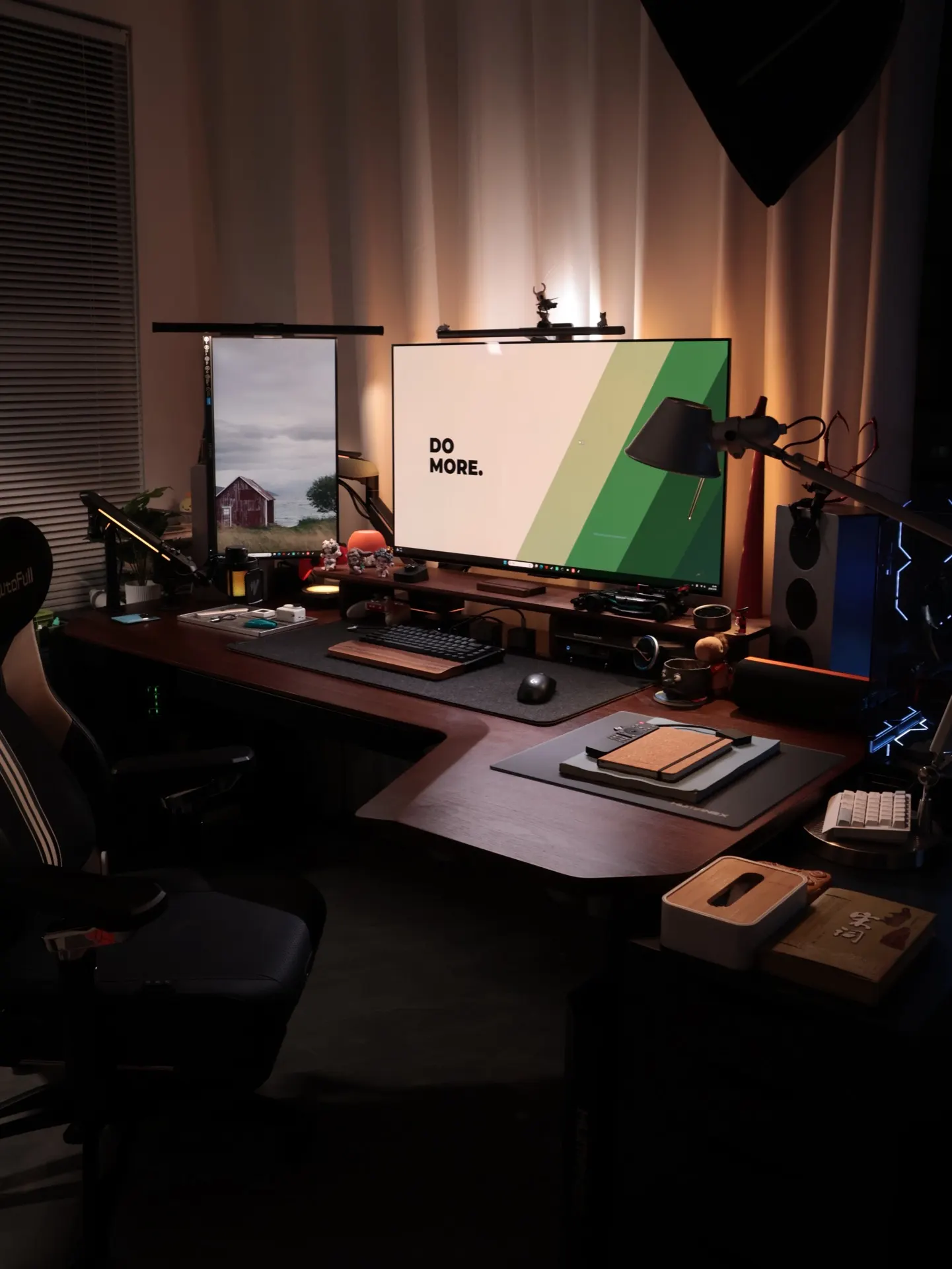 黑猫警长's workspace — study-everyday setup, photo 1 of 4