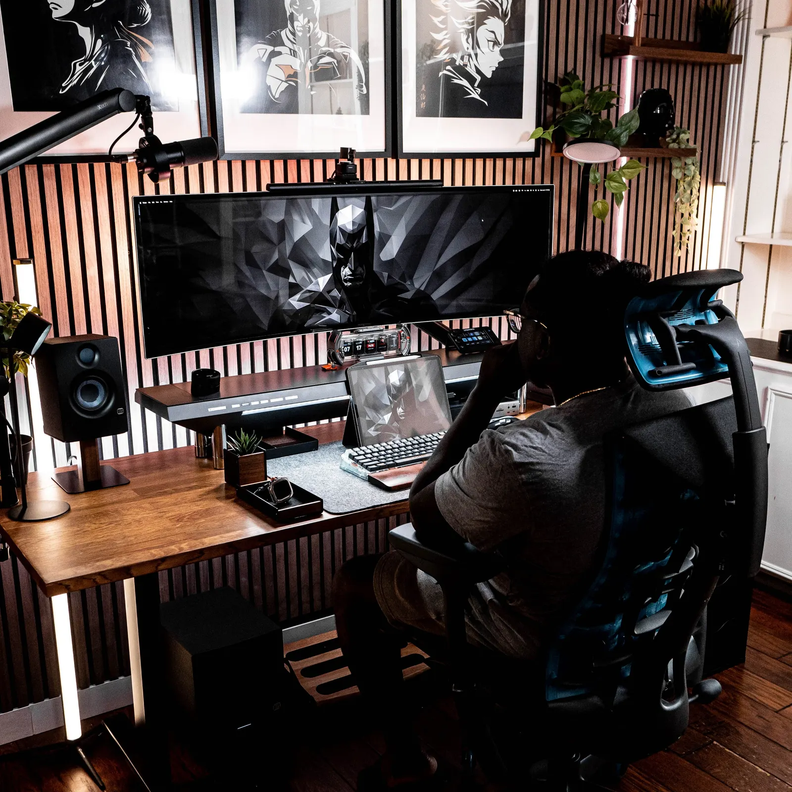 Caimar Salizi's workspace — content-creative setup, photo 1 of 4