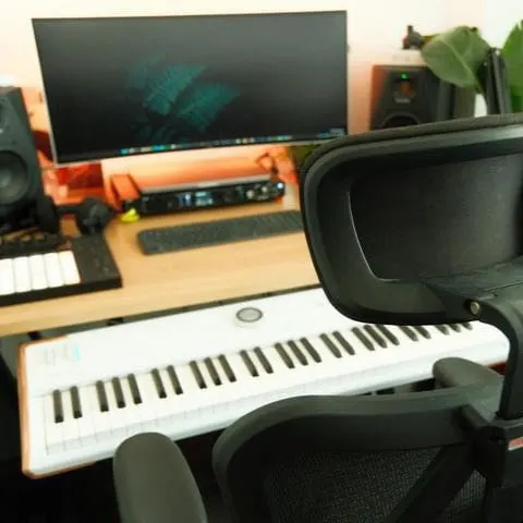 Carlos Rendón's workspace — audio-music setup, photo 2 of 4