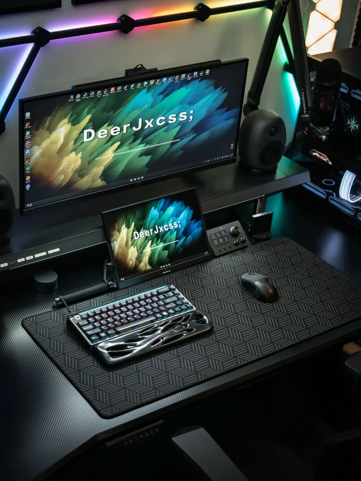 DeerJxcss's workspace — gaming setup, photo 3 of 4