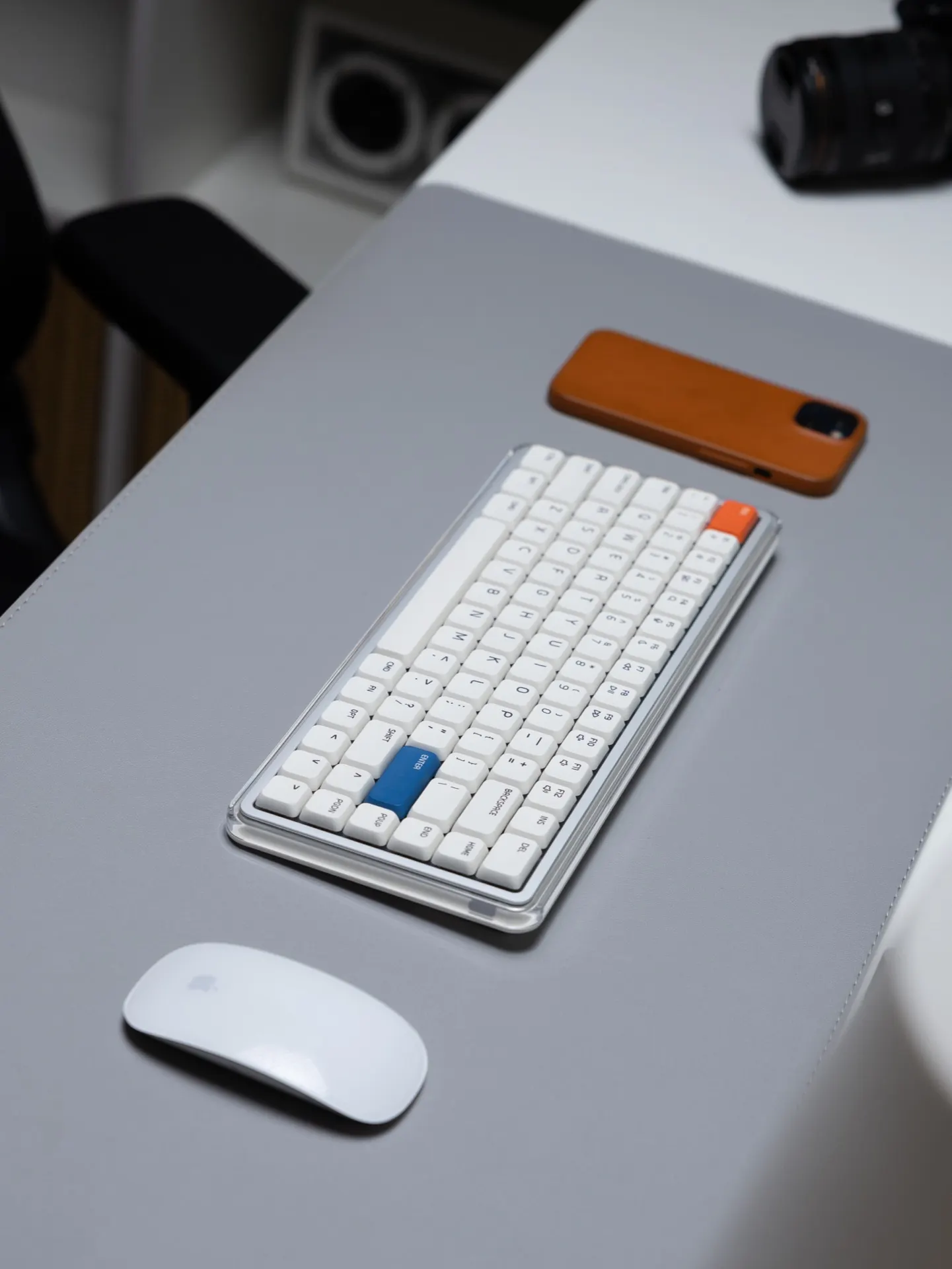 设计师坚果's workspace — content-creative setup, photo 4 of 4
