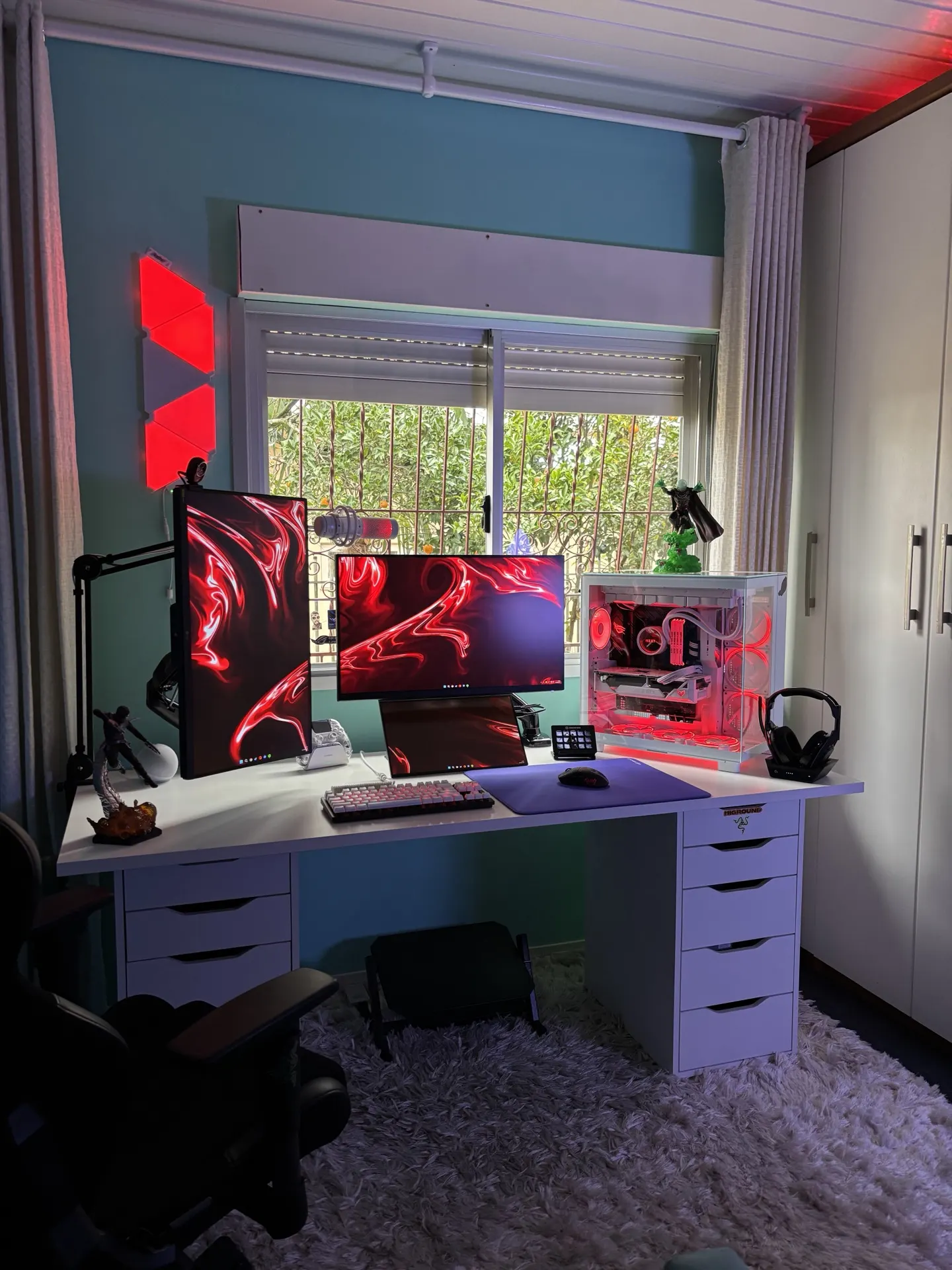 Douglas Migliavacca's workspace — gaming setup, photo 2 of 4