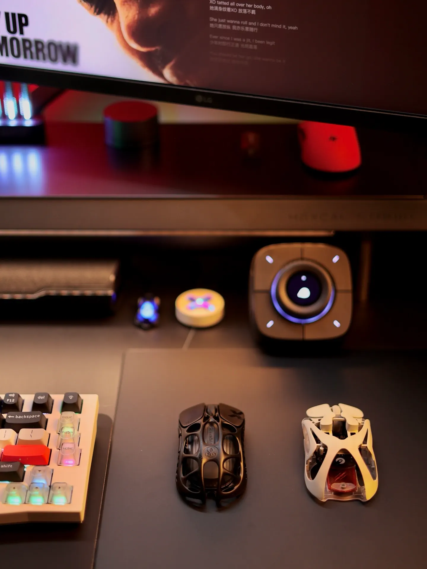 DZDREAM's workspace — gaming setup, photo 4 of 5