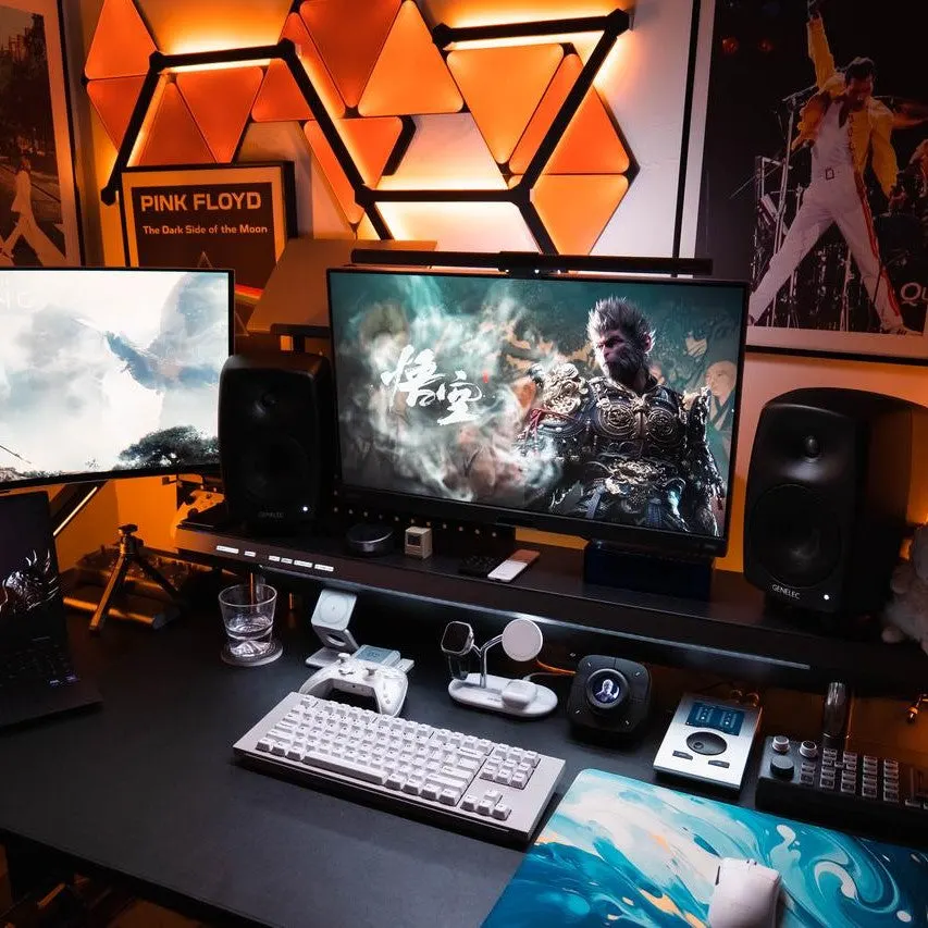 Floating Stars's workspace — audio-music setup, photo 1 of 4