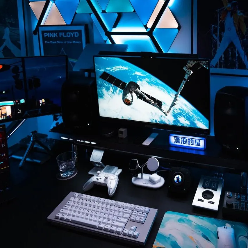 Floating Stars's workspace — audio-music setup, photo 3 of 4