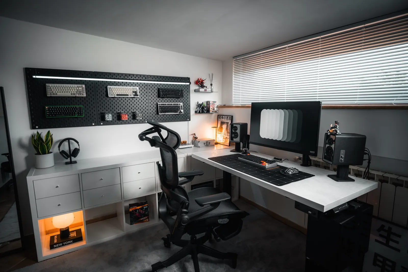 Giuse's workspace — content-creative setup, photo 1 of 4
