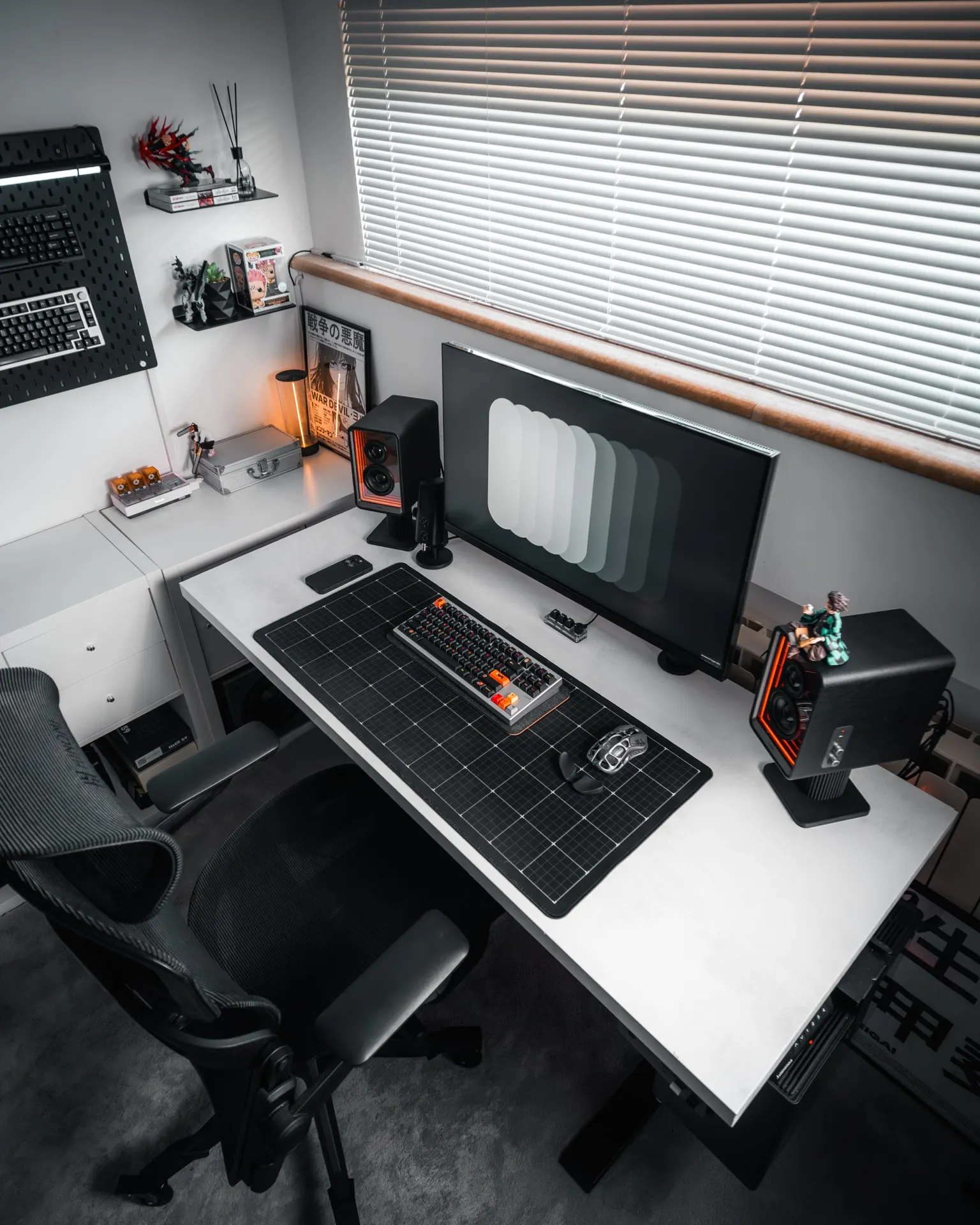 Giuse's workspace — content-creative setup, photo 4 of 4