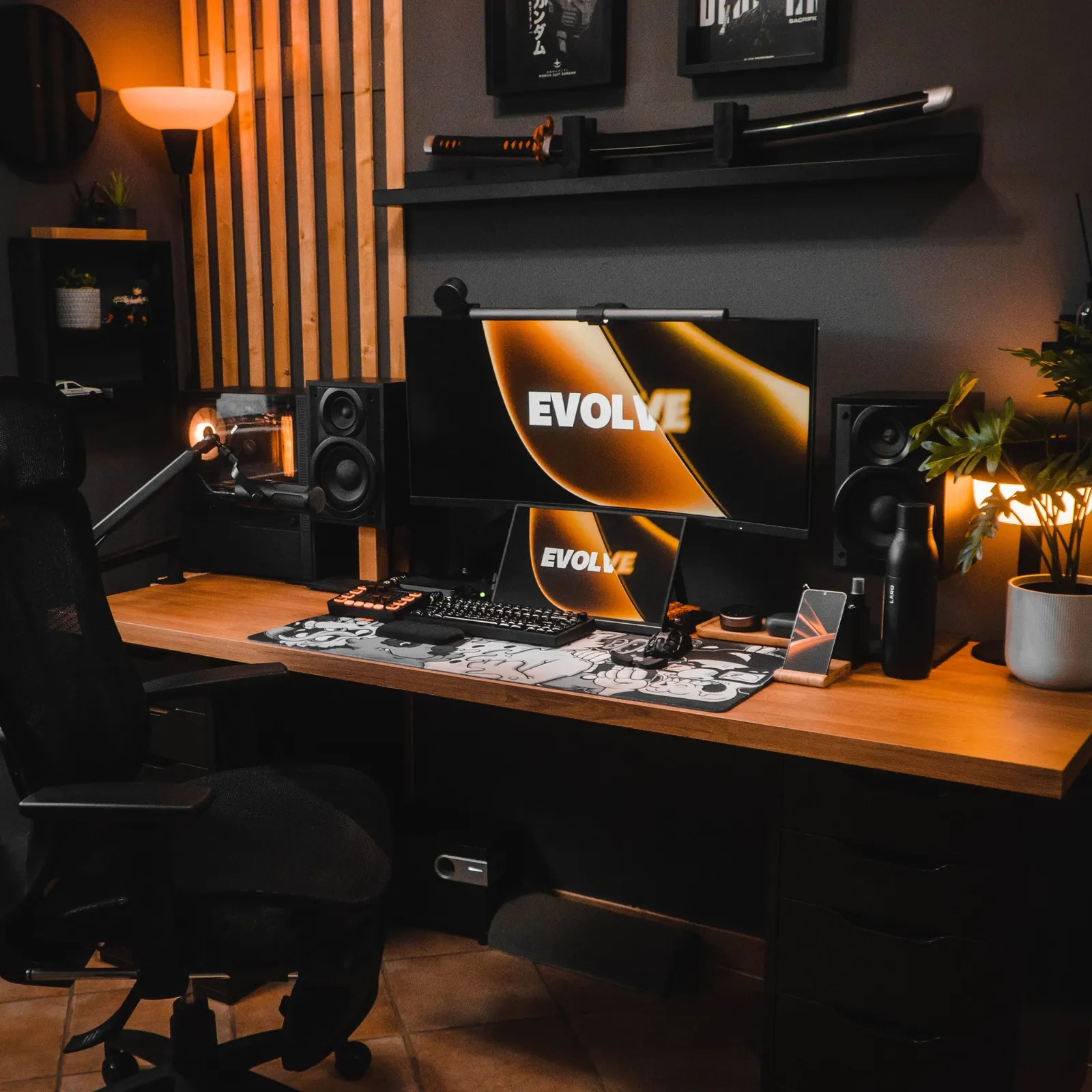 Giuseppe's workspace — content-creative setup, photo 1 of 4