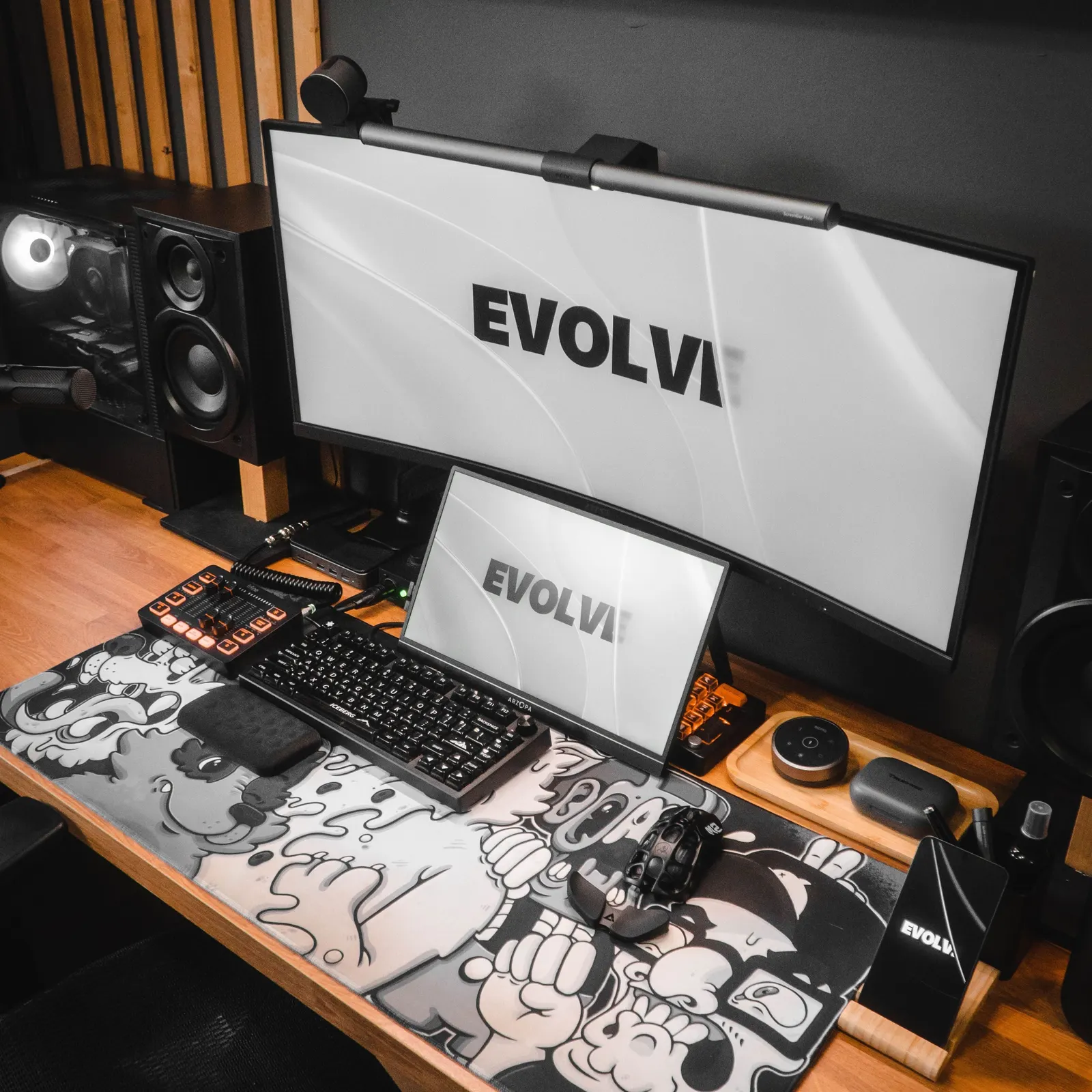 Giuseppe's workspace — content-creative setup, photo 2 of 4