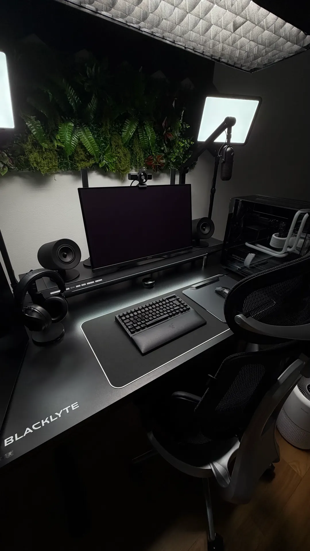 GRIGOBYTE's workspace — content-creative setup, photo 3 of 4