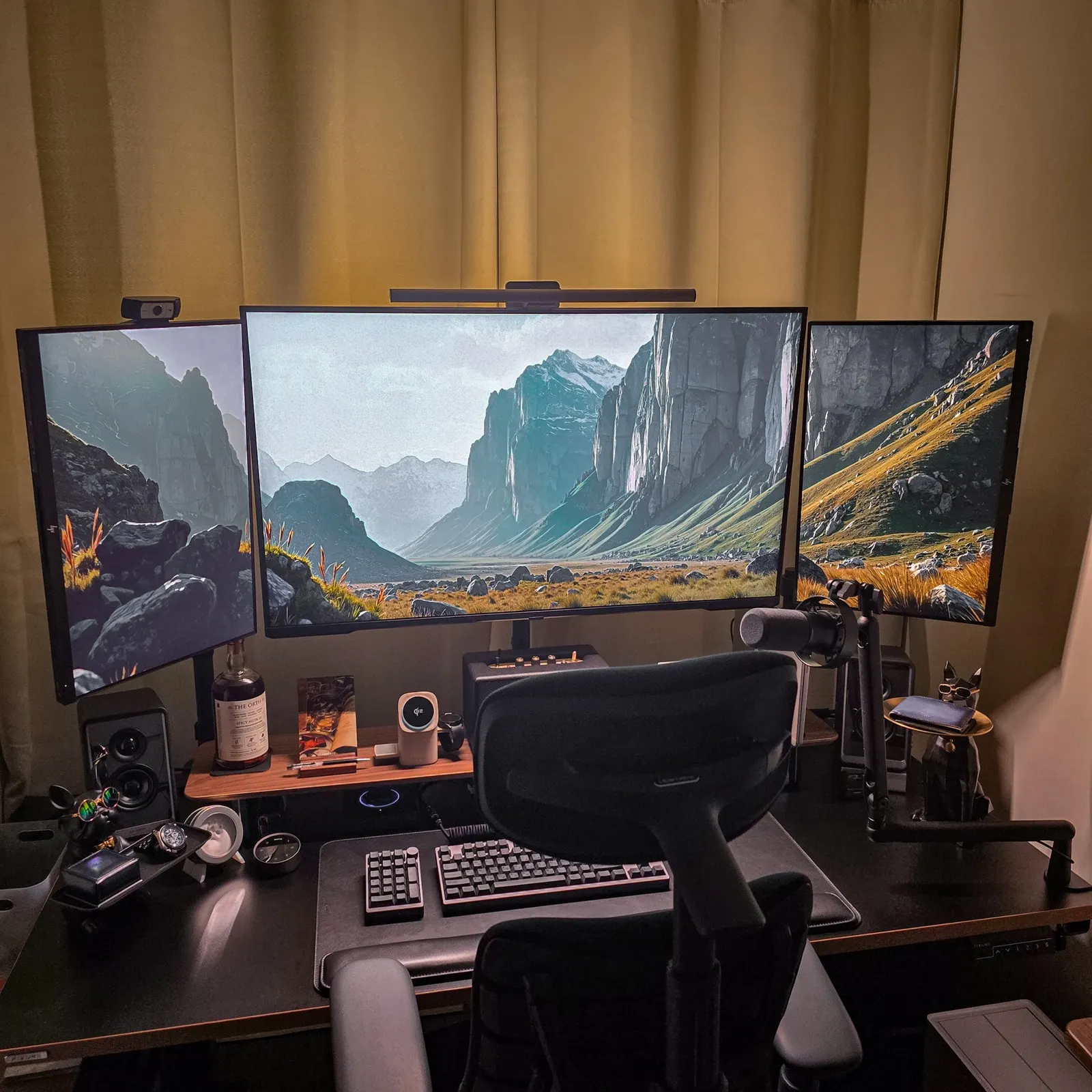 Hamal's workspace — content-creative setup, photo 2 of 4