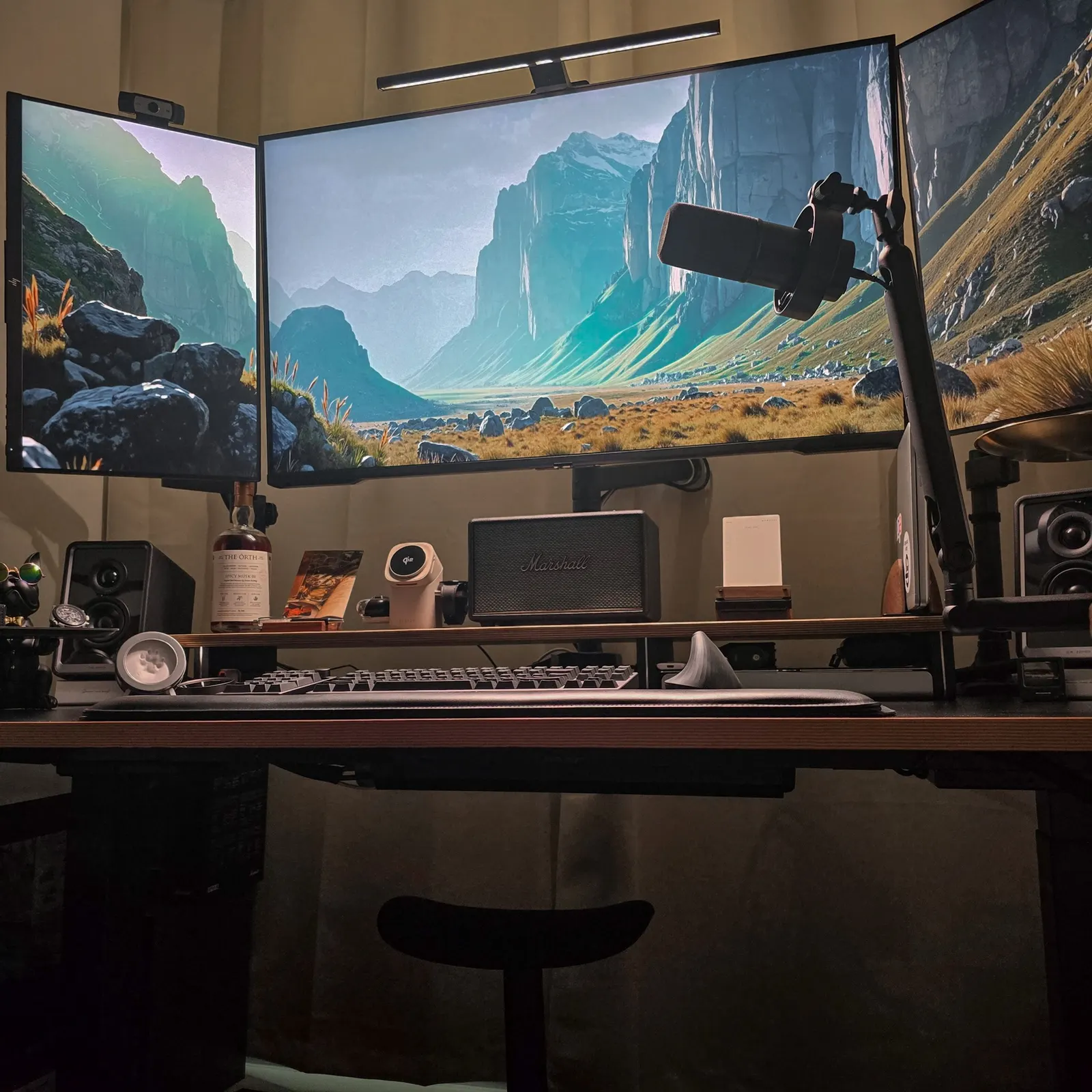 Hamal's workspace — content-creative setup, photo 3 of 4