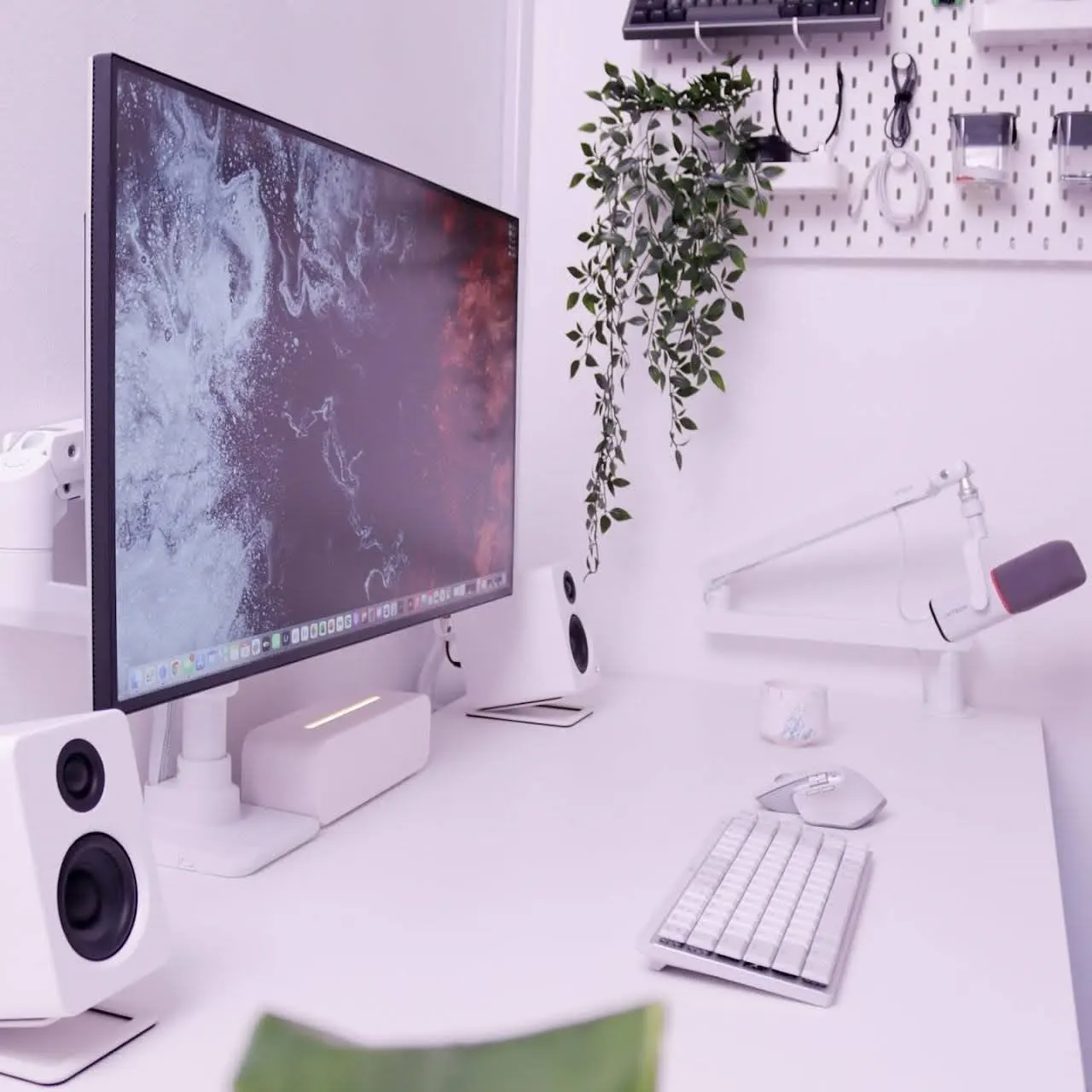 Hamed Alammar's workspace — study-everyday setup, photo 3 of 4