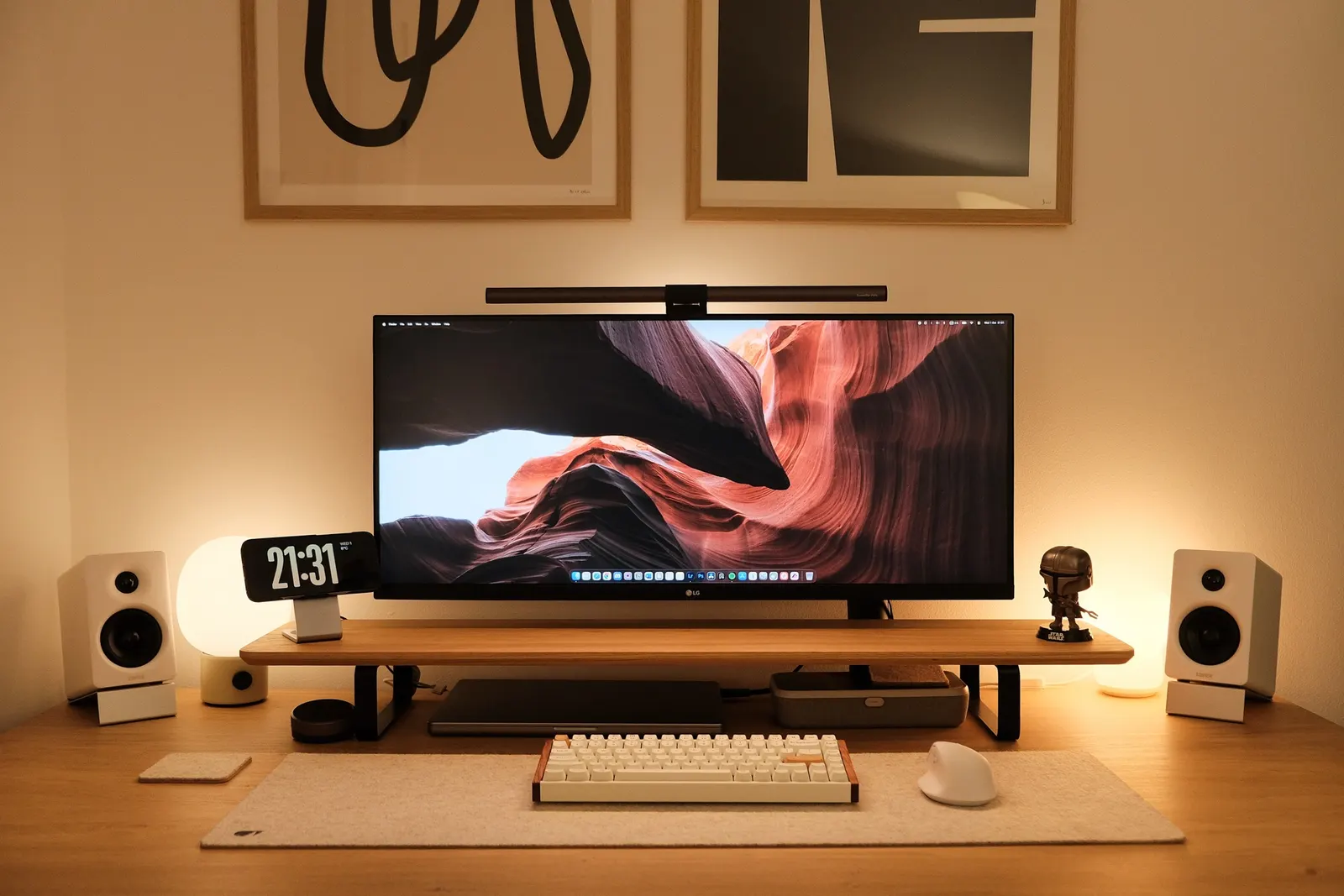 Ivan | Neovandalizam's workspace — study-everyday setup, photo 1 of 4