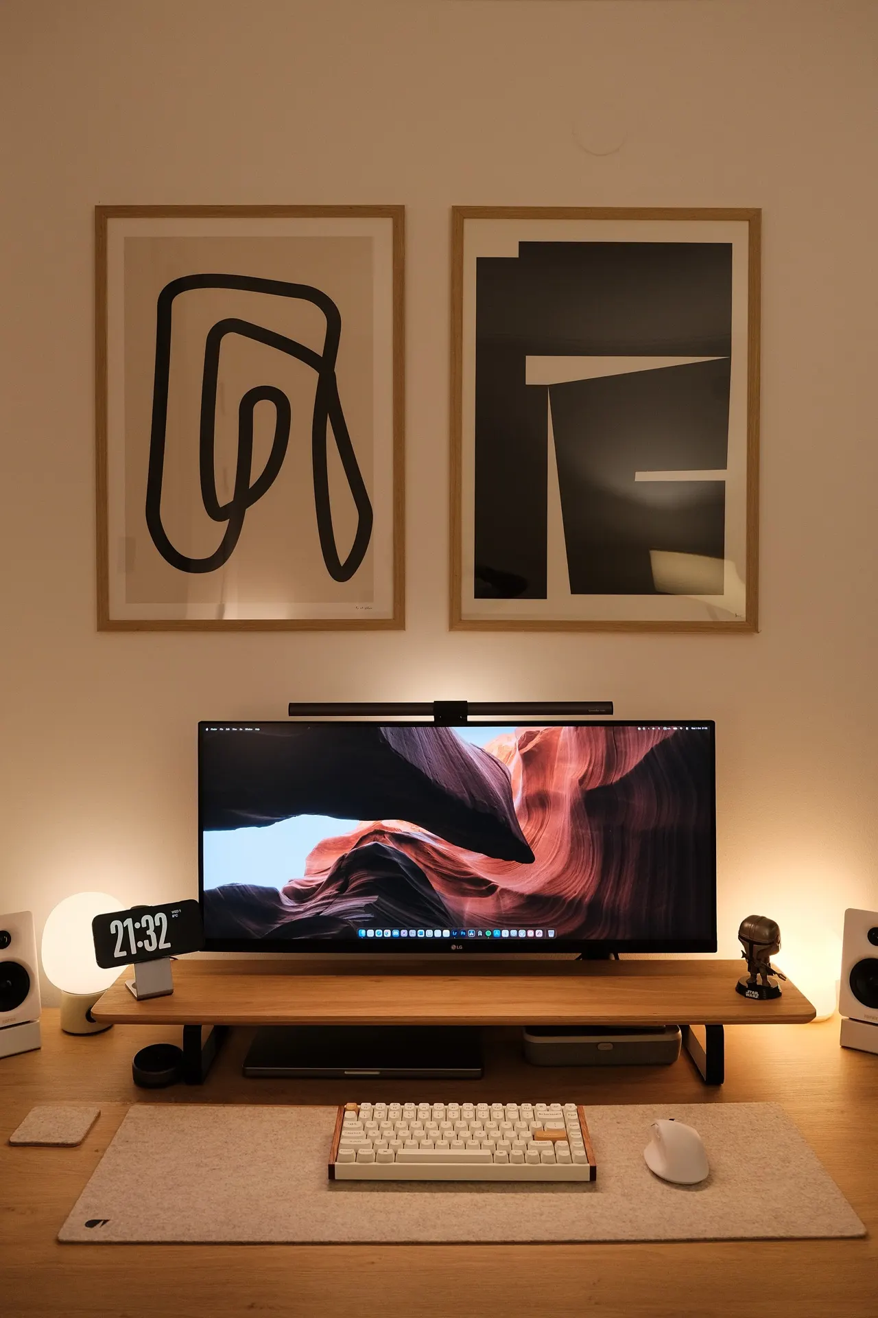 Ivan | Neovandalizam's workspace — study-everyday setup, photo 2 of 4