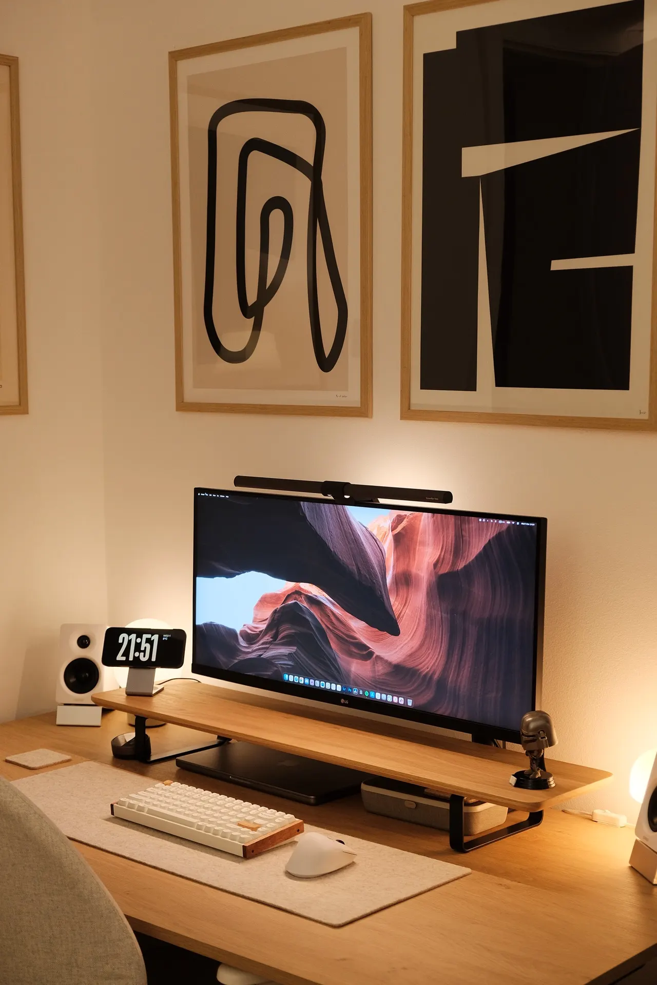 Ivan | Neovandalizam's workspace — study-everyday setup, photo 4 of 4