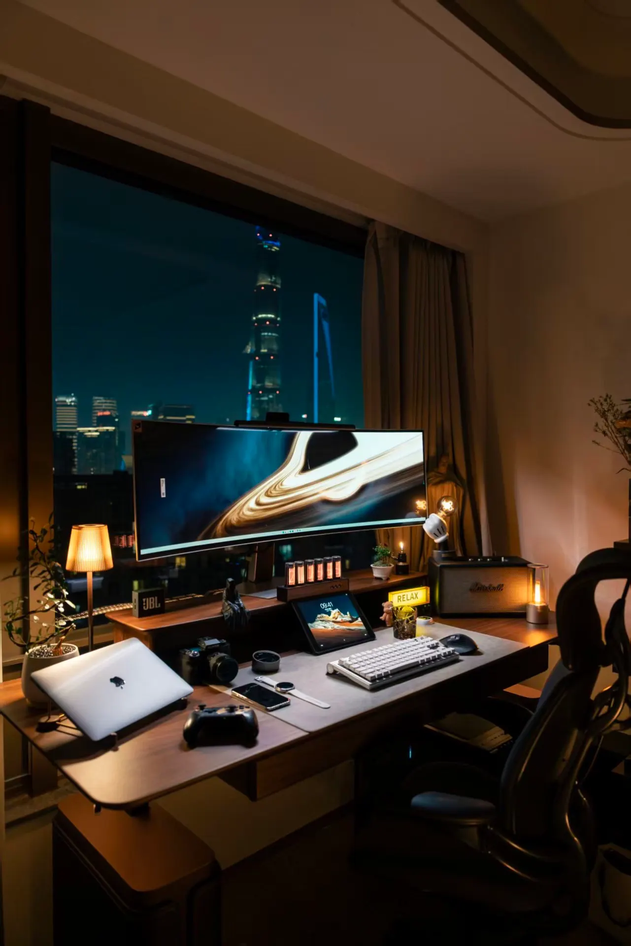 Jeffy的慢生活's workspace — content-creative setup, photo 1 of 4