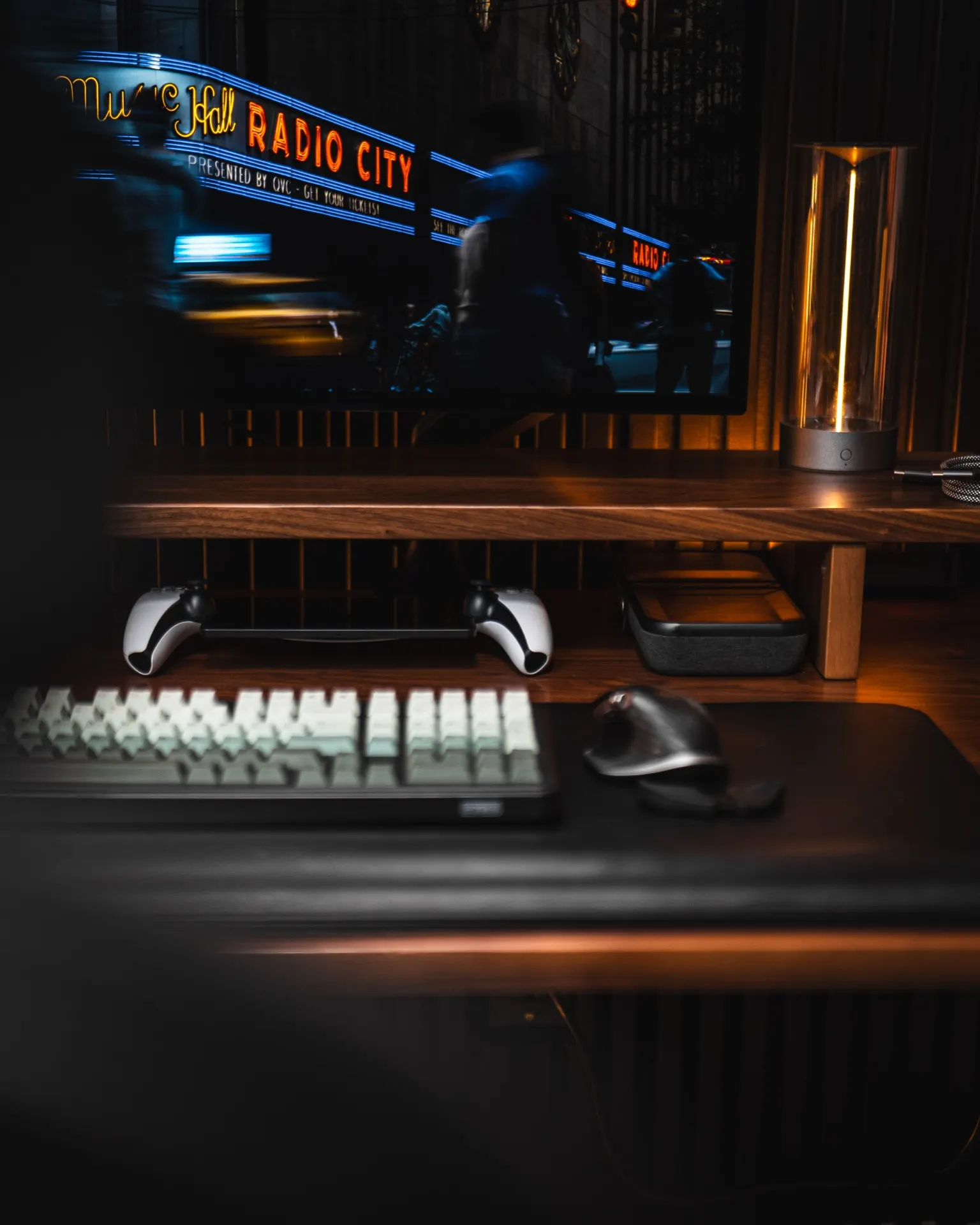 jon lava's workspace — gaming setup, photo 3 of 4