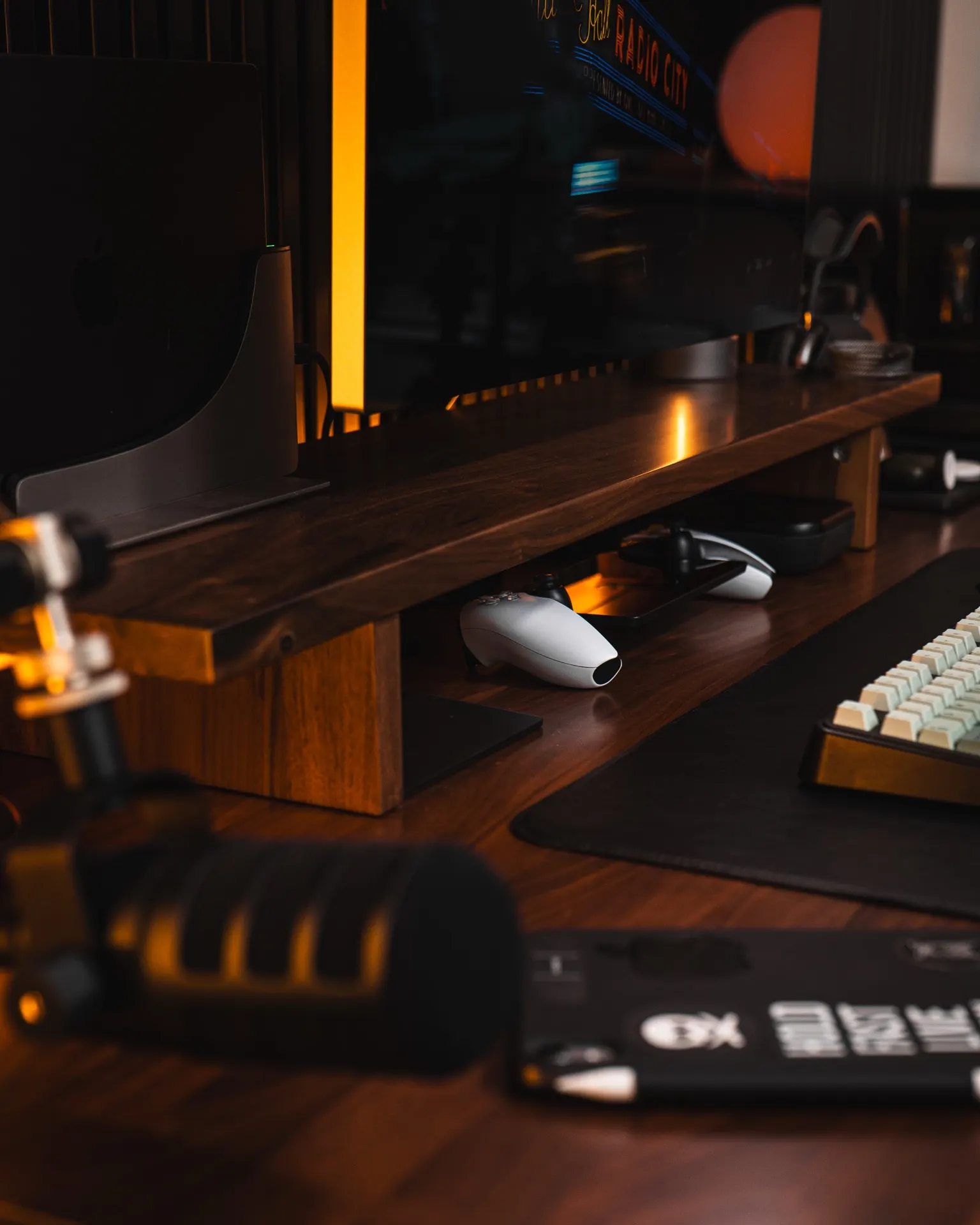 jon lava's workspace — gaming setup, photo 4 of 4