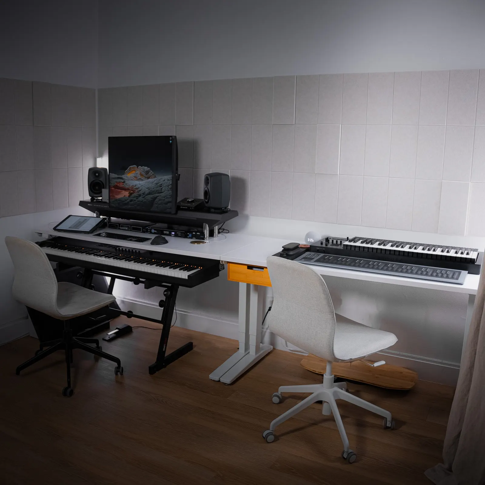 Juan Dussán's workspace — audio-music setup, photo 2 of 4