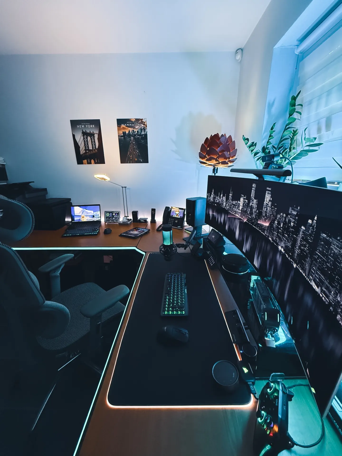 Katakombcat's workspace — gaming setup, photo 1 of 4