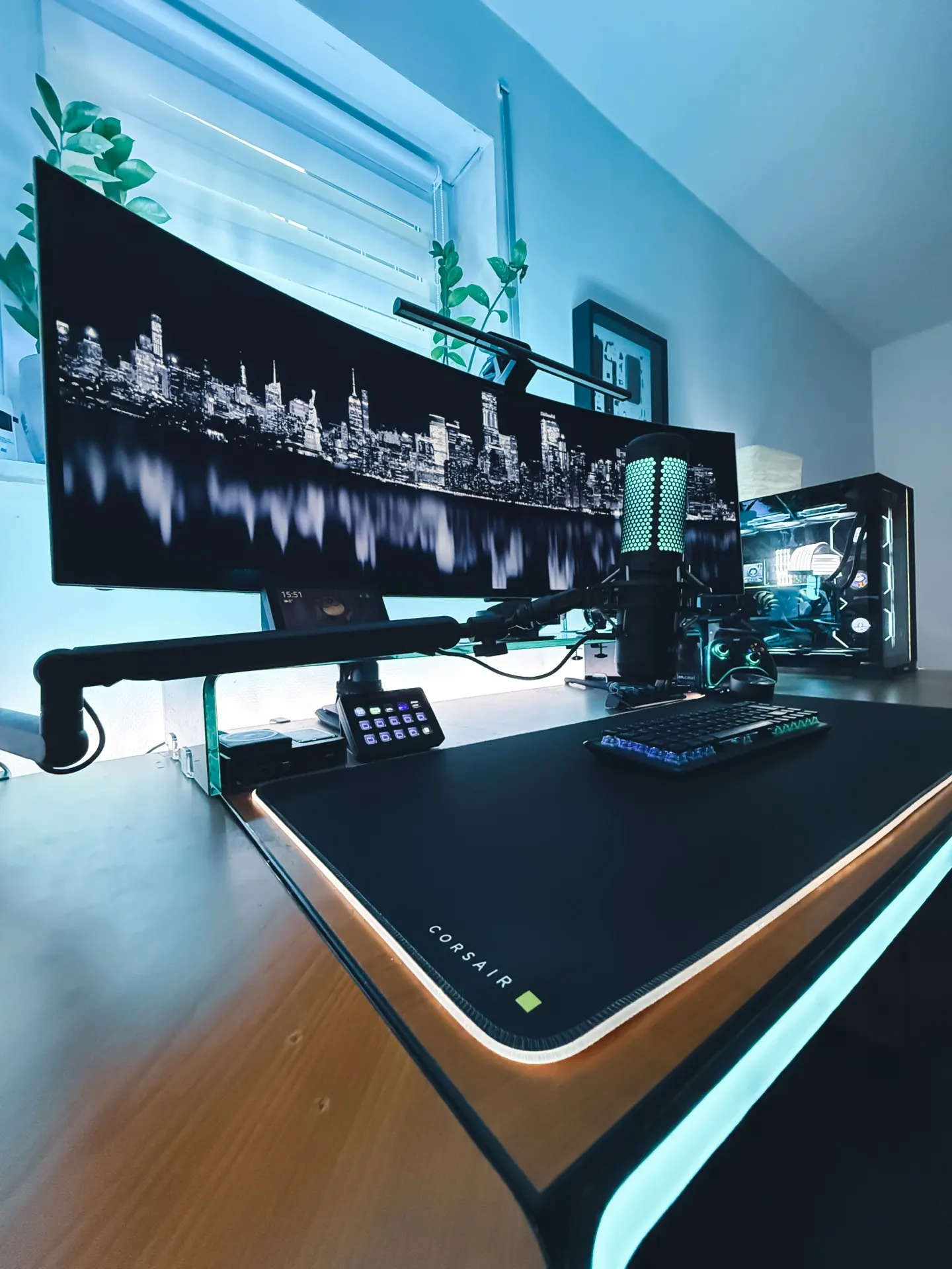 Katakombcat's workspace — gaming setup, photo 3 of 4