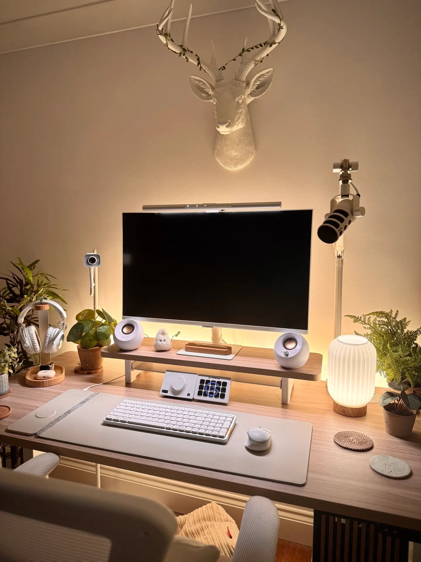 KawaiiFoxita's workspace — study-everyday setup, photo 3 of 4