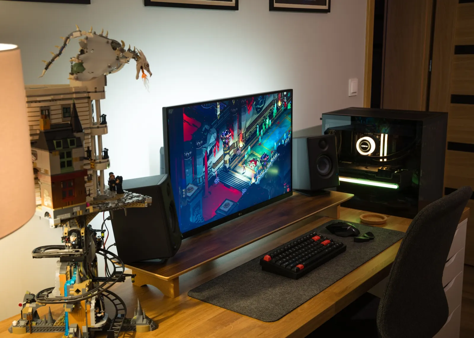 kgluszczenko's workspace — gaming setup, photo 3 of 4