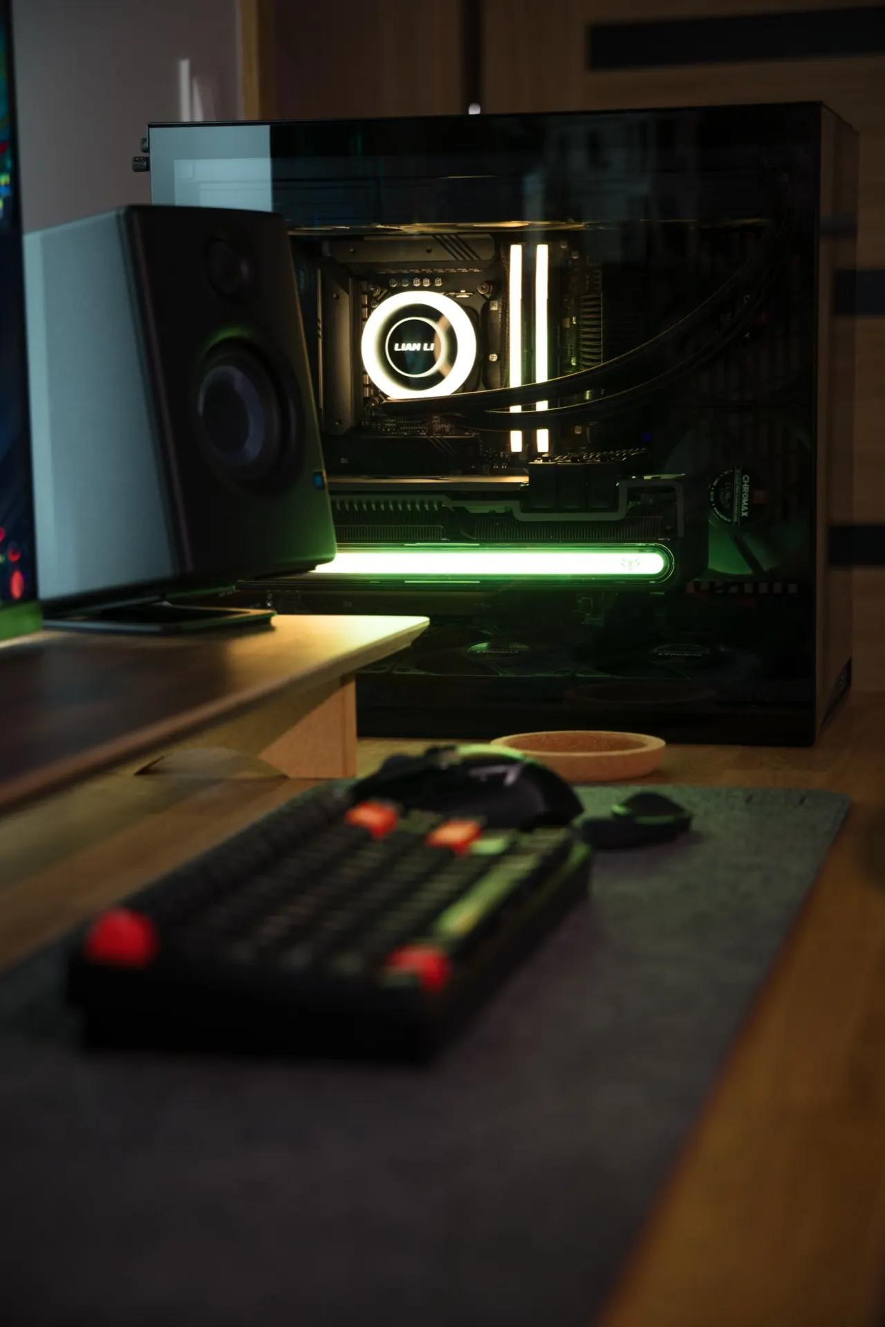 kgluszczenko's workspace — gaming setup, photo 4 of 4