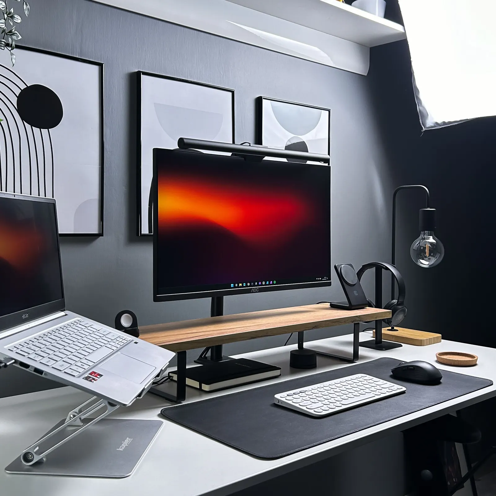 Marcel Mroczek's workspace — study-everyday setup, photo 2 of 4