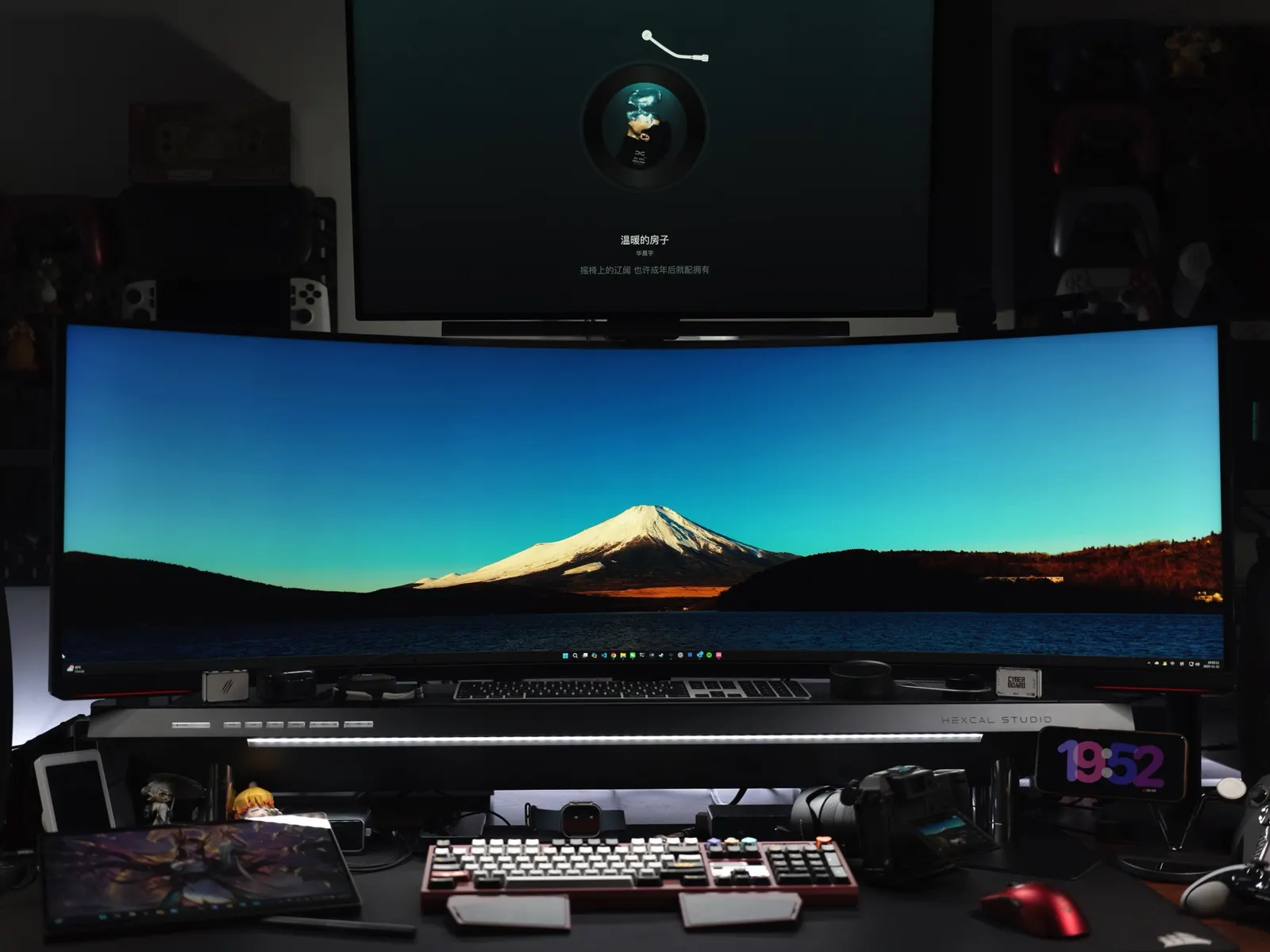 Mars Xiang's workspace — gaming setup, photo 3 of 4
