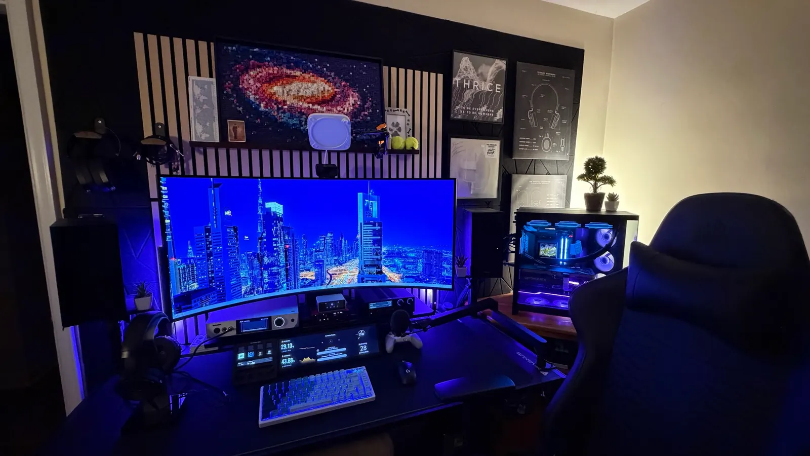 Meeseeks's workspace — gaming setup, photo 1 of 4