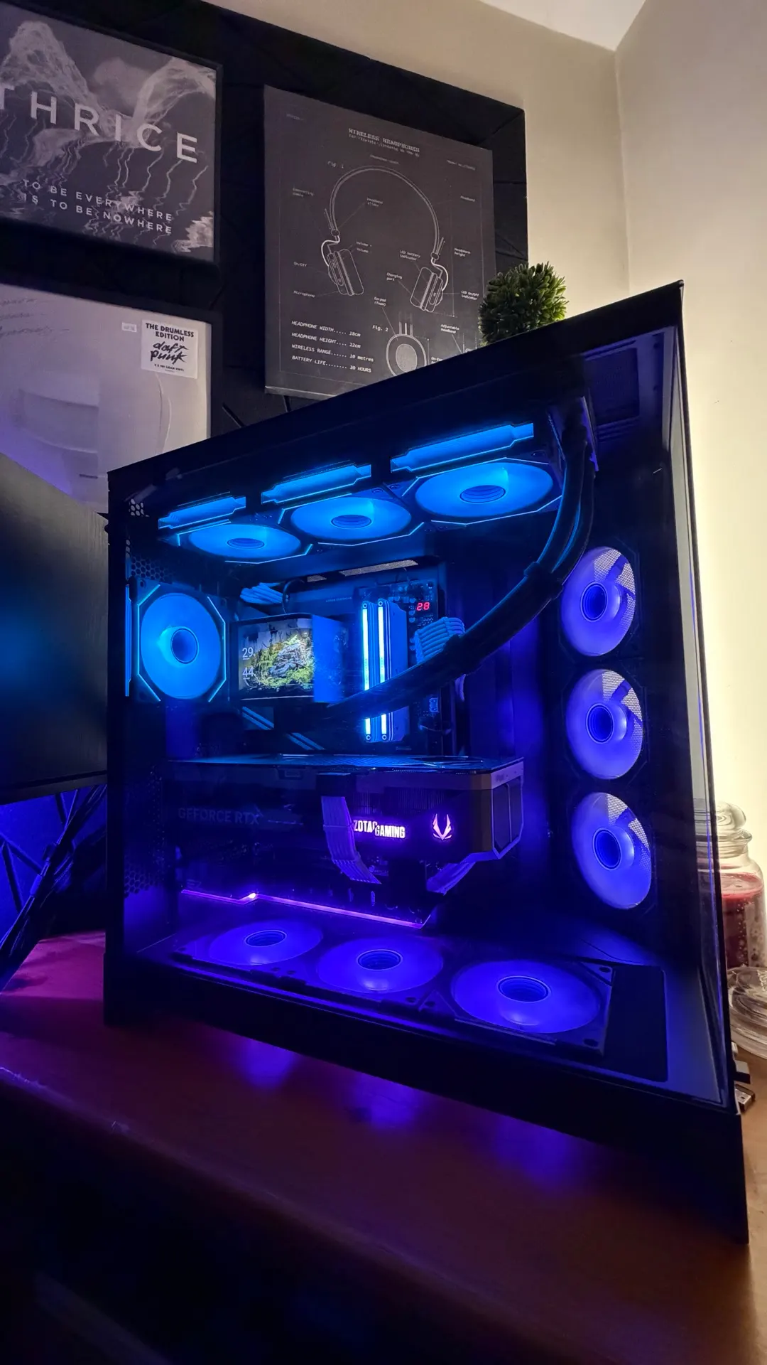 Meeseeks's workspace — gaming setup, photo 2 of 4