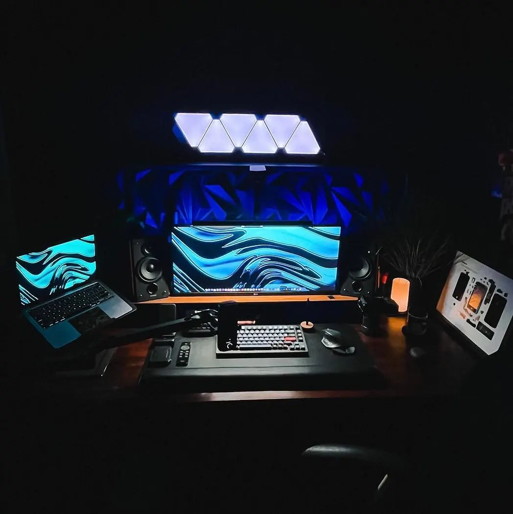 Nicholas Hastings (Suade)'s workspace — audio-music setup, photo 1 of 4