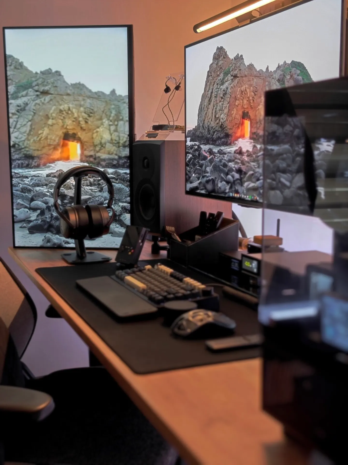 NtraxMartin's workspace — study-everyday setup, photo 2 of 4