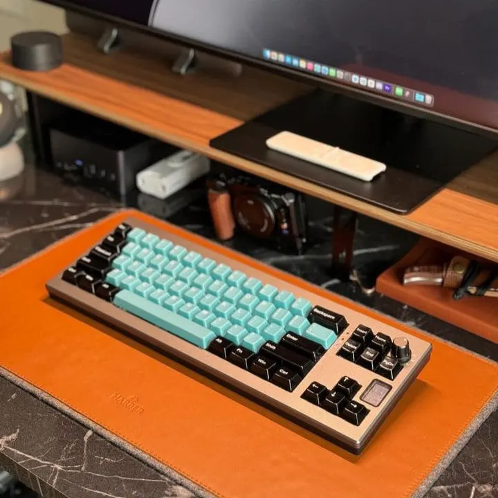Omar Dakelbab's workspace — study-everyday setup, photo 4 of 4