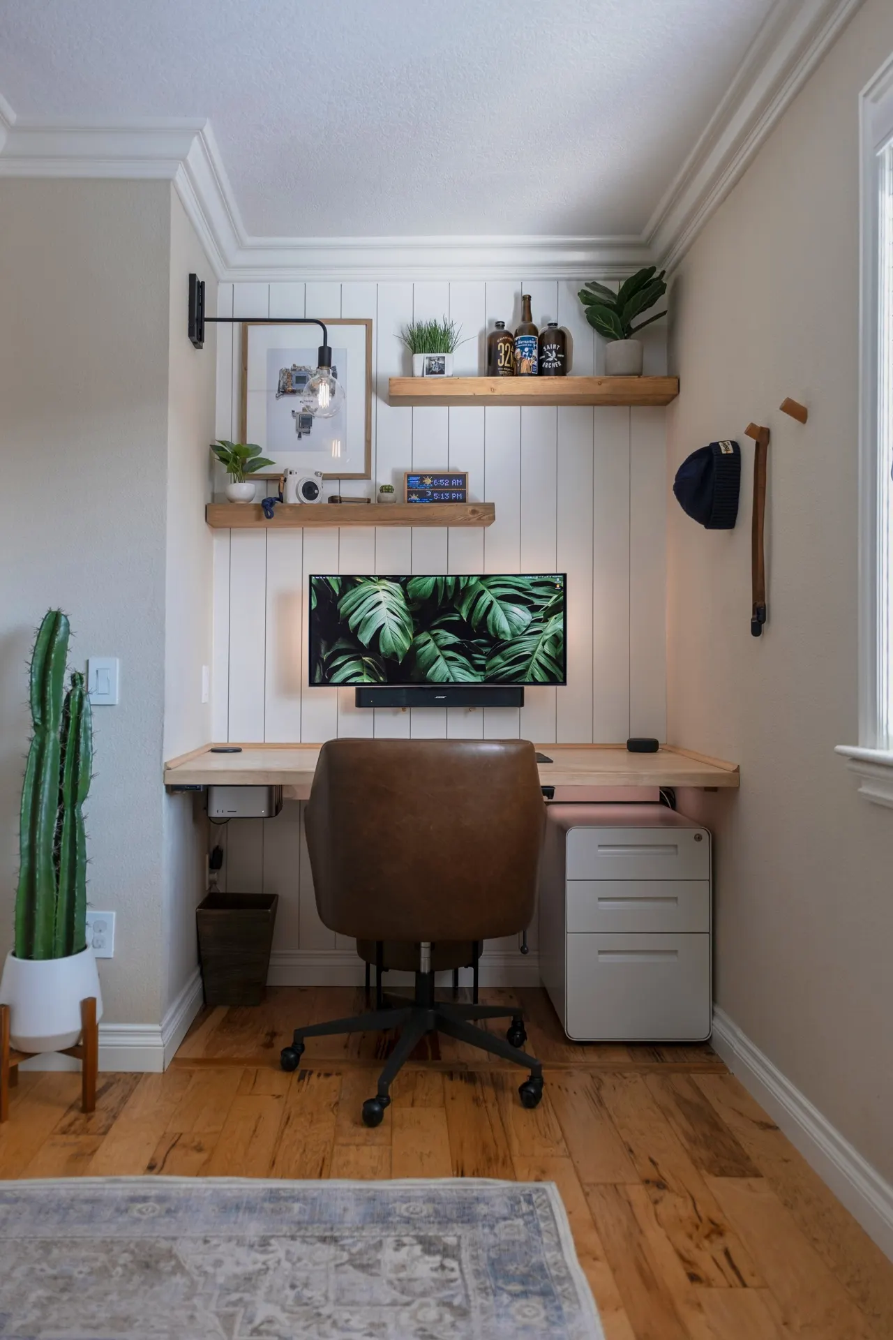 OneGrayWeim's workspace — study-everyday setup, photo 1 of 4