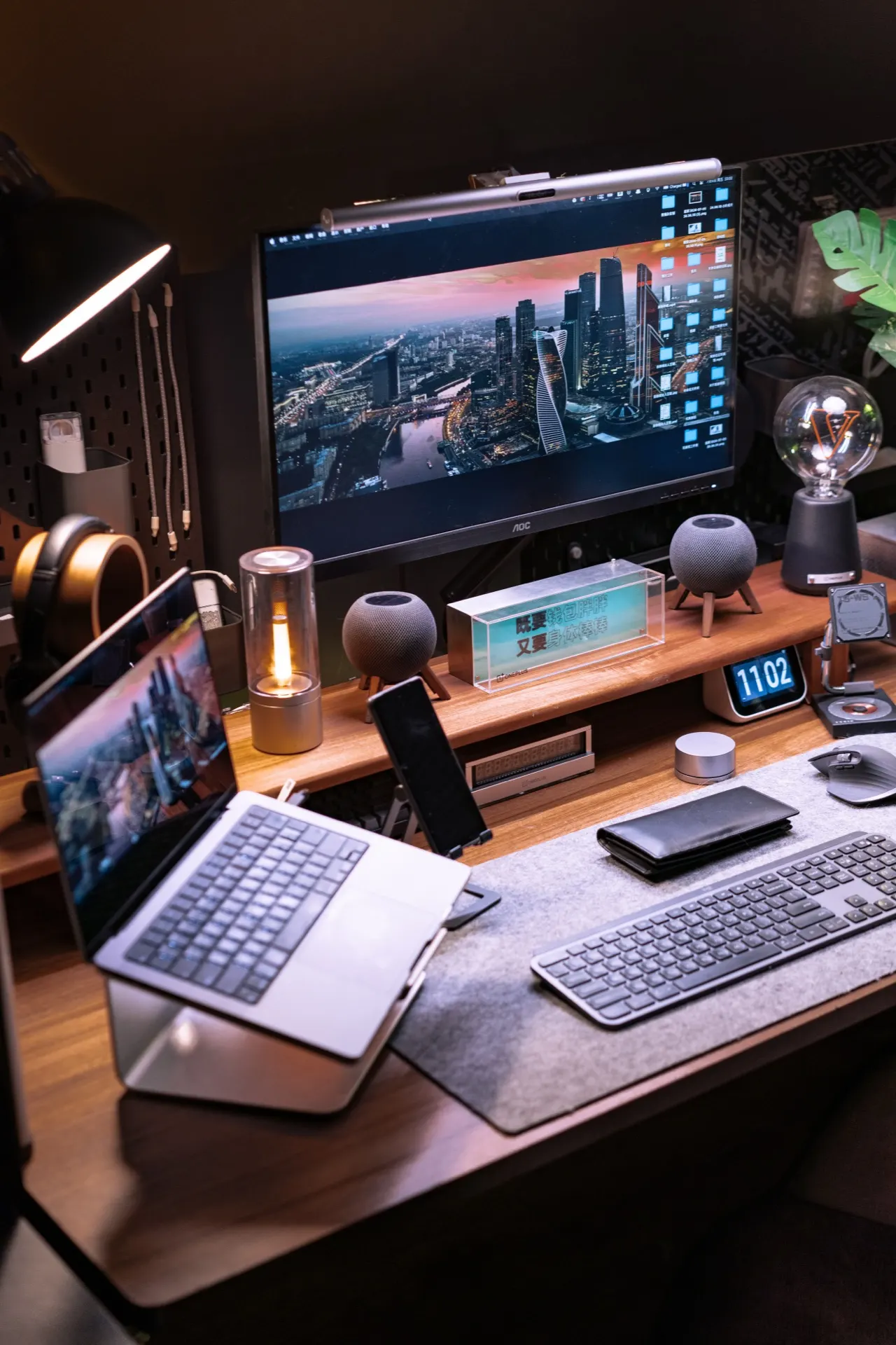 熊猫鑫's workspace — content-creative setup, photo 5 of 6