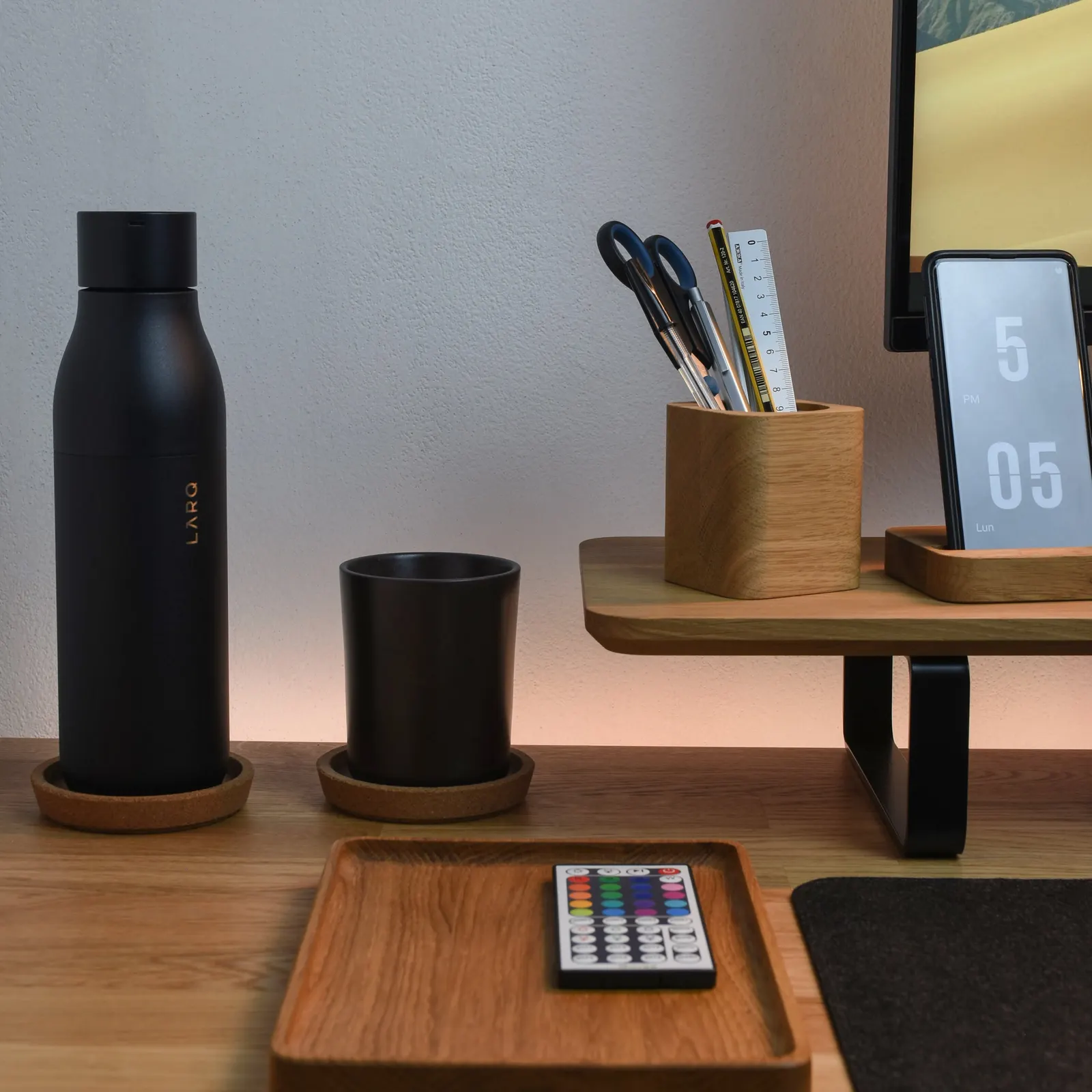 Pier's workspace — dev-engineering setup, photo 2 of 4