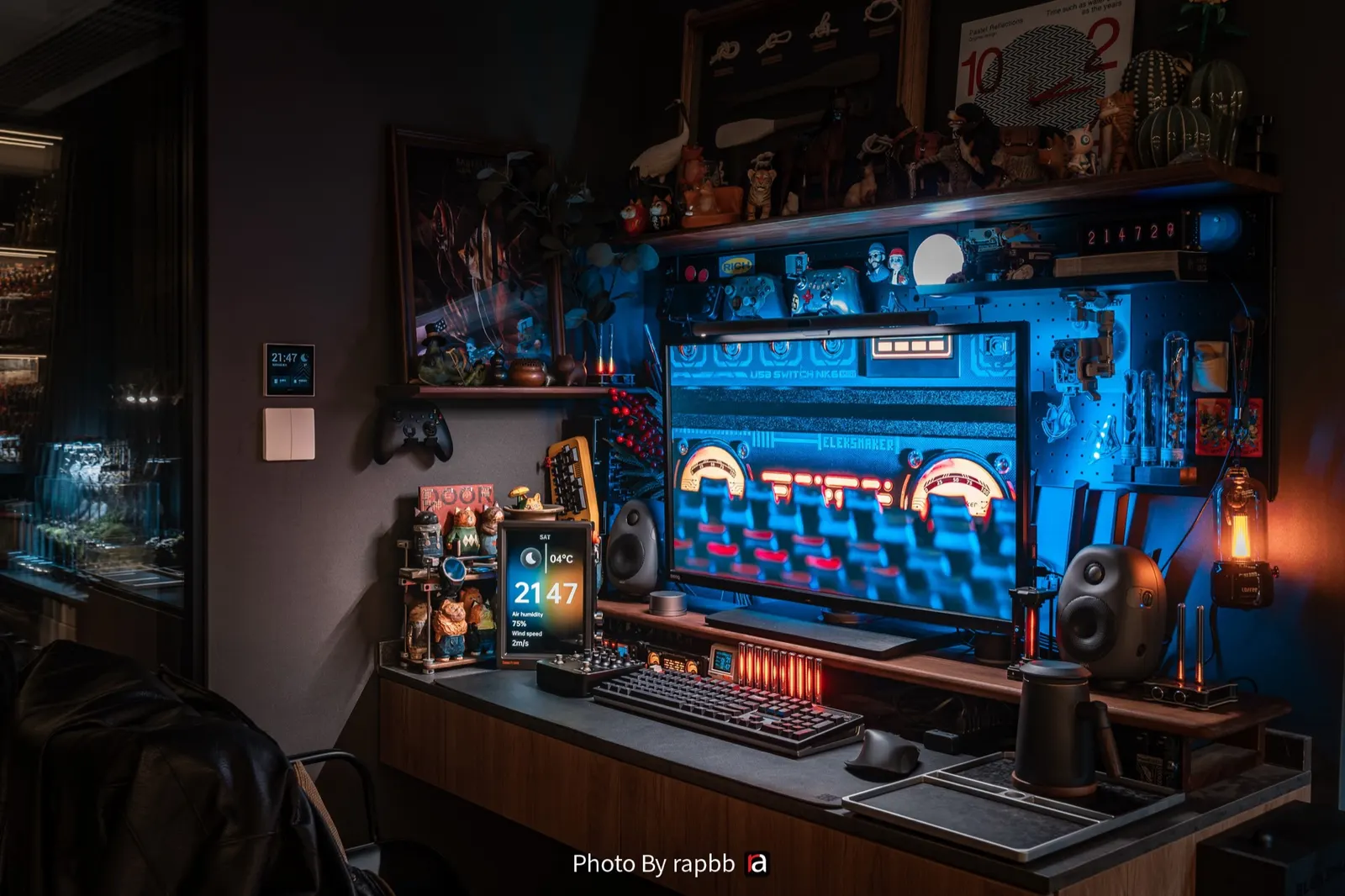rapbb's workspace — content-creative setup, photo 2 of 4