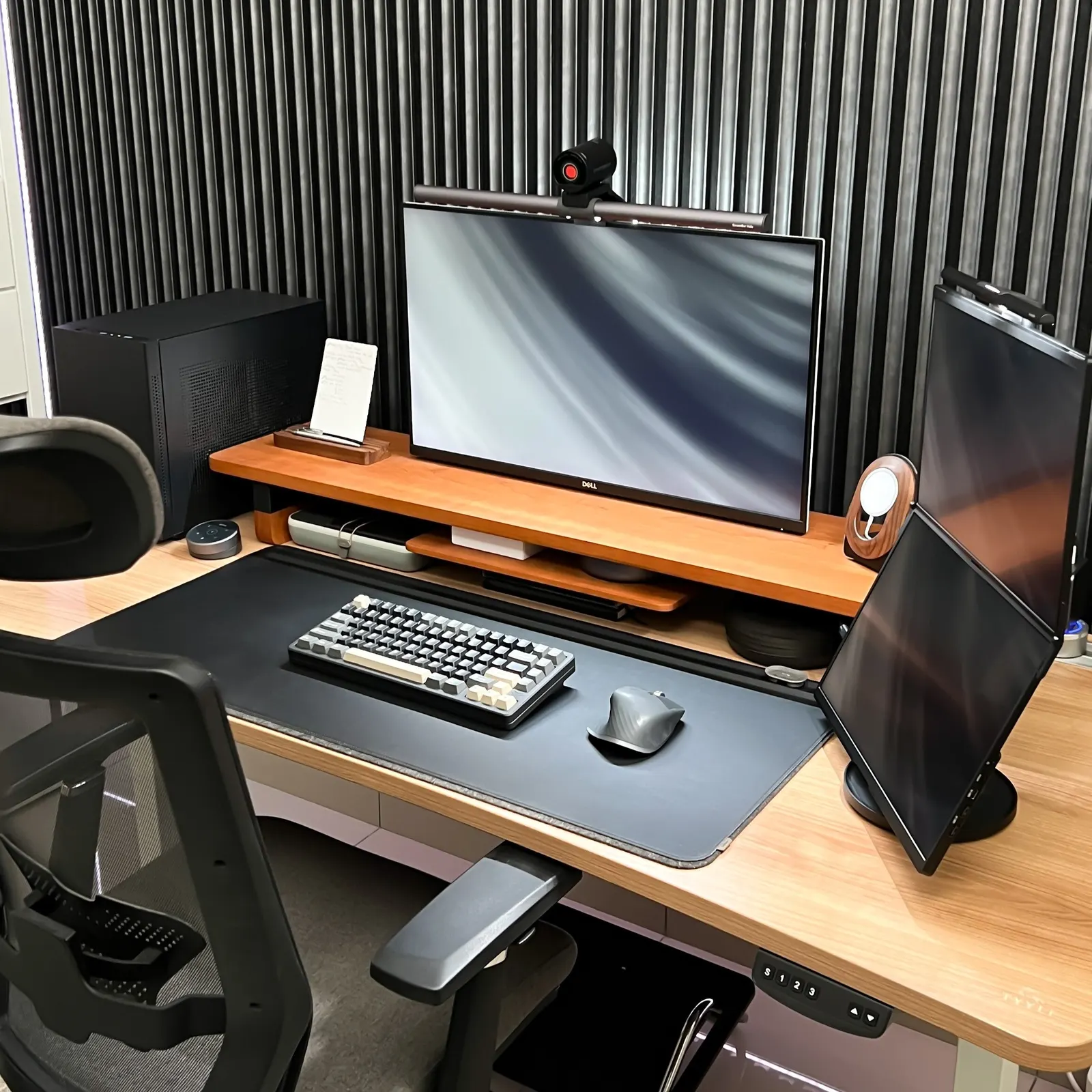 Rosdi Annuar's workspace — dev-engineering setup, photo 1 of 4