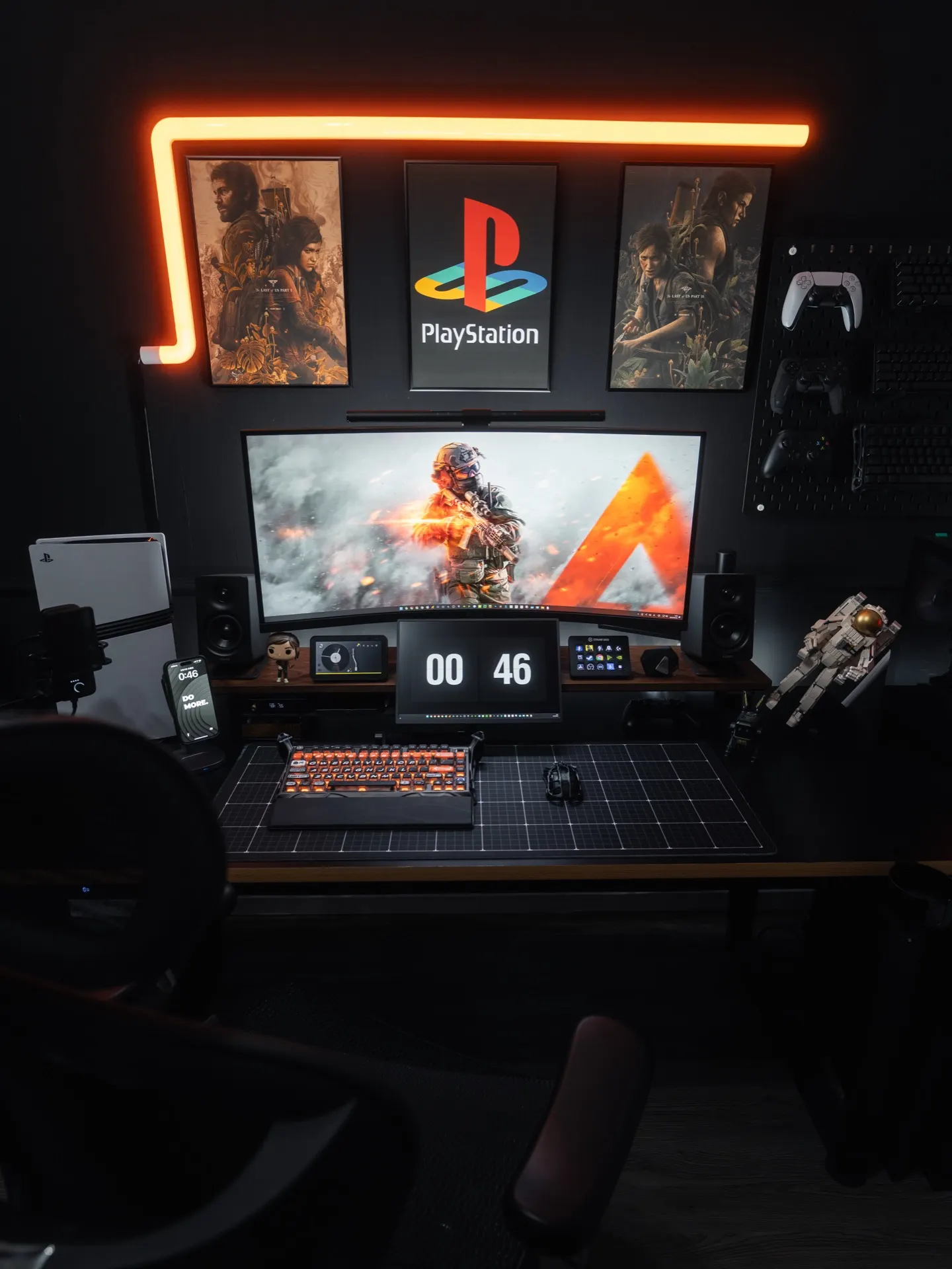 RYO's workspace — gaming setup, photo 1 of 4