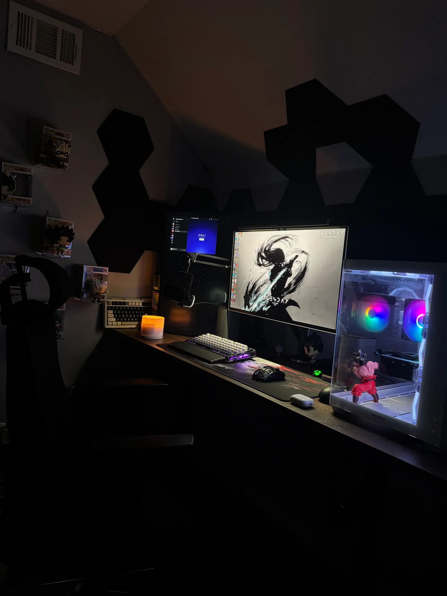 Sebastian's workspace — gaming setup, photo 3 of 4