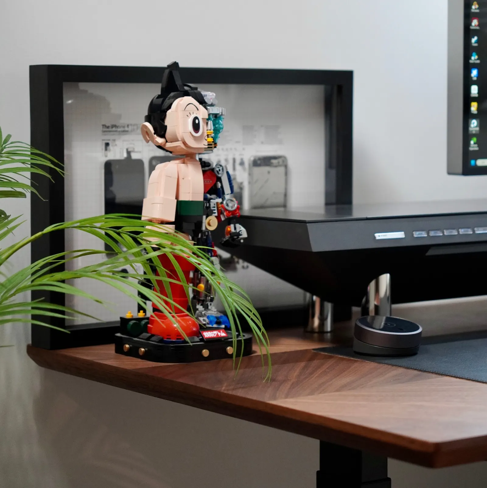 Shi Miao's workspace — study-everyday setup, photo 2 of 4