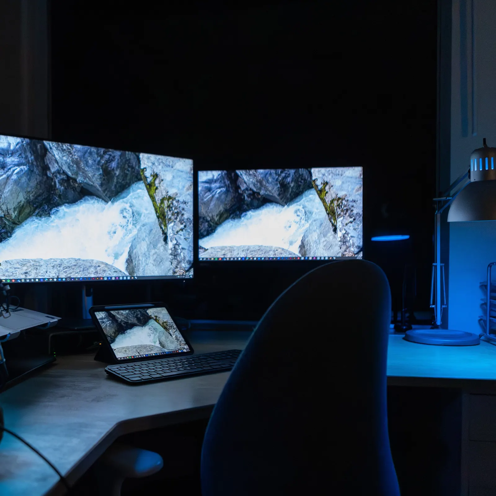 Stéphane Bolduc's workspace — content-creative setup, photo 4 of 4