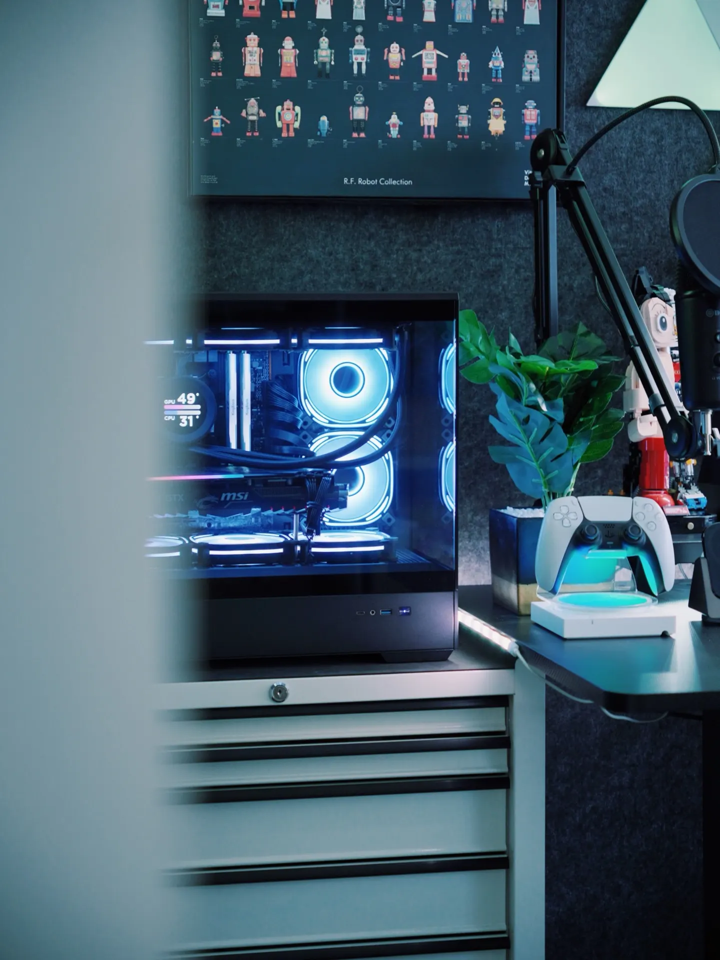 星奇六's workspace — content-creative setup, photo 3 of 4